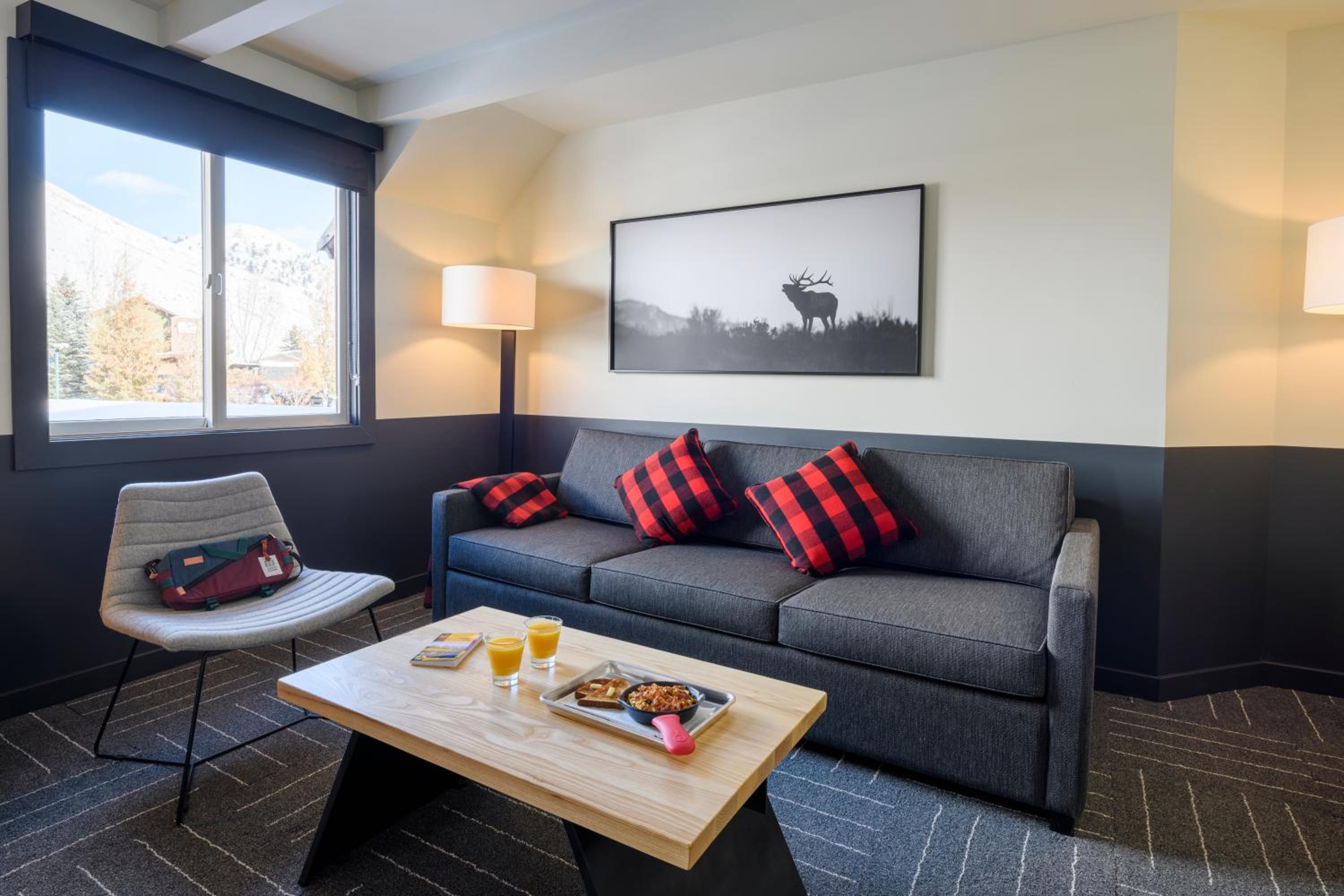 Deluxe King Room - Photo 3