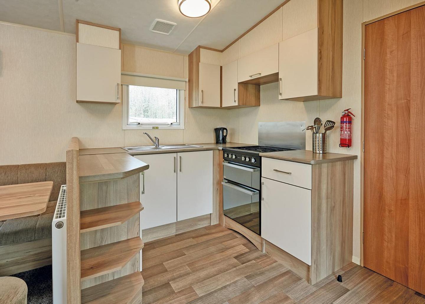 One-Bedroom Mobile Home photo 2