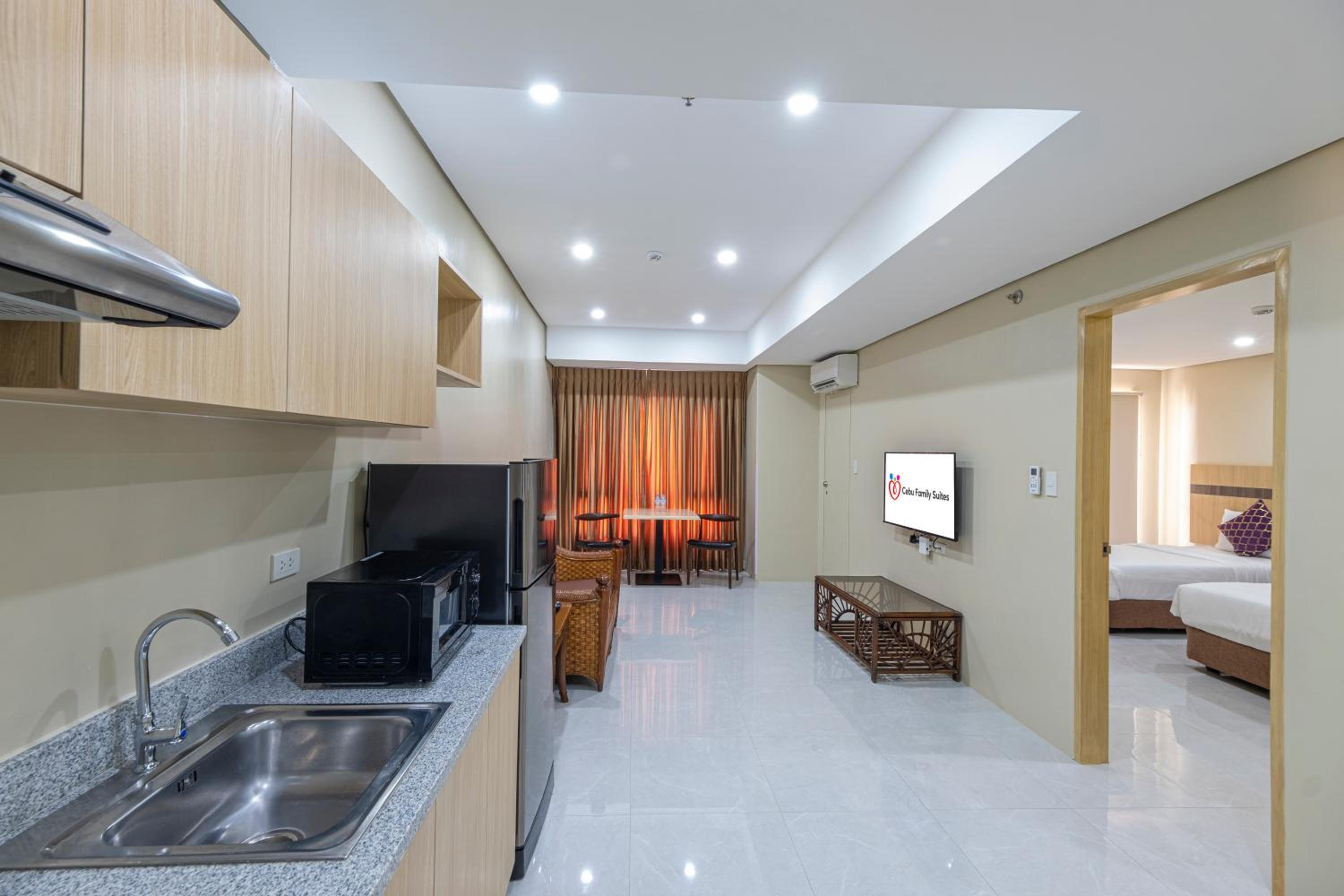 Executive Suite - Photo 4