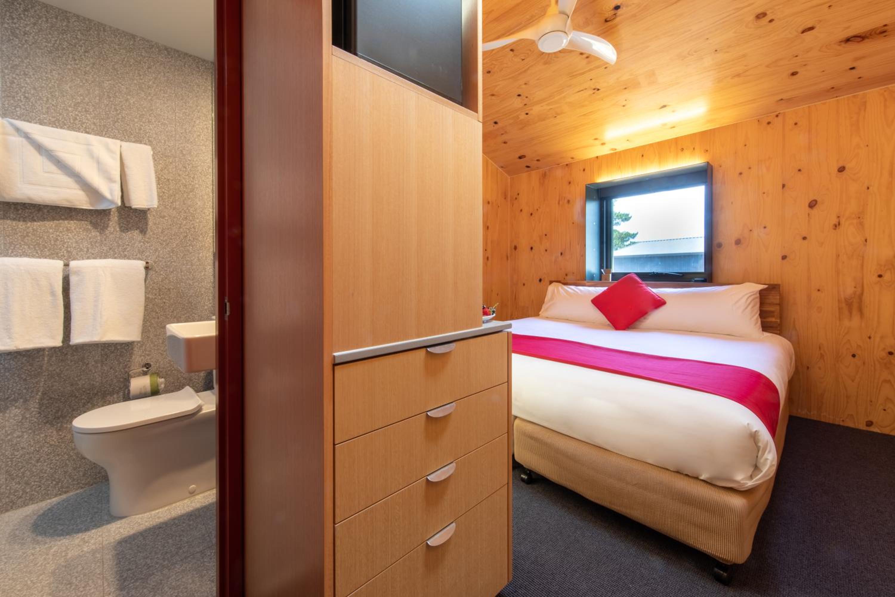 Pods - Photo 3