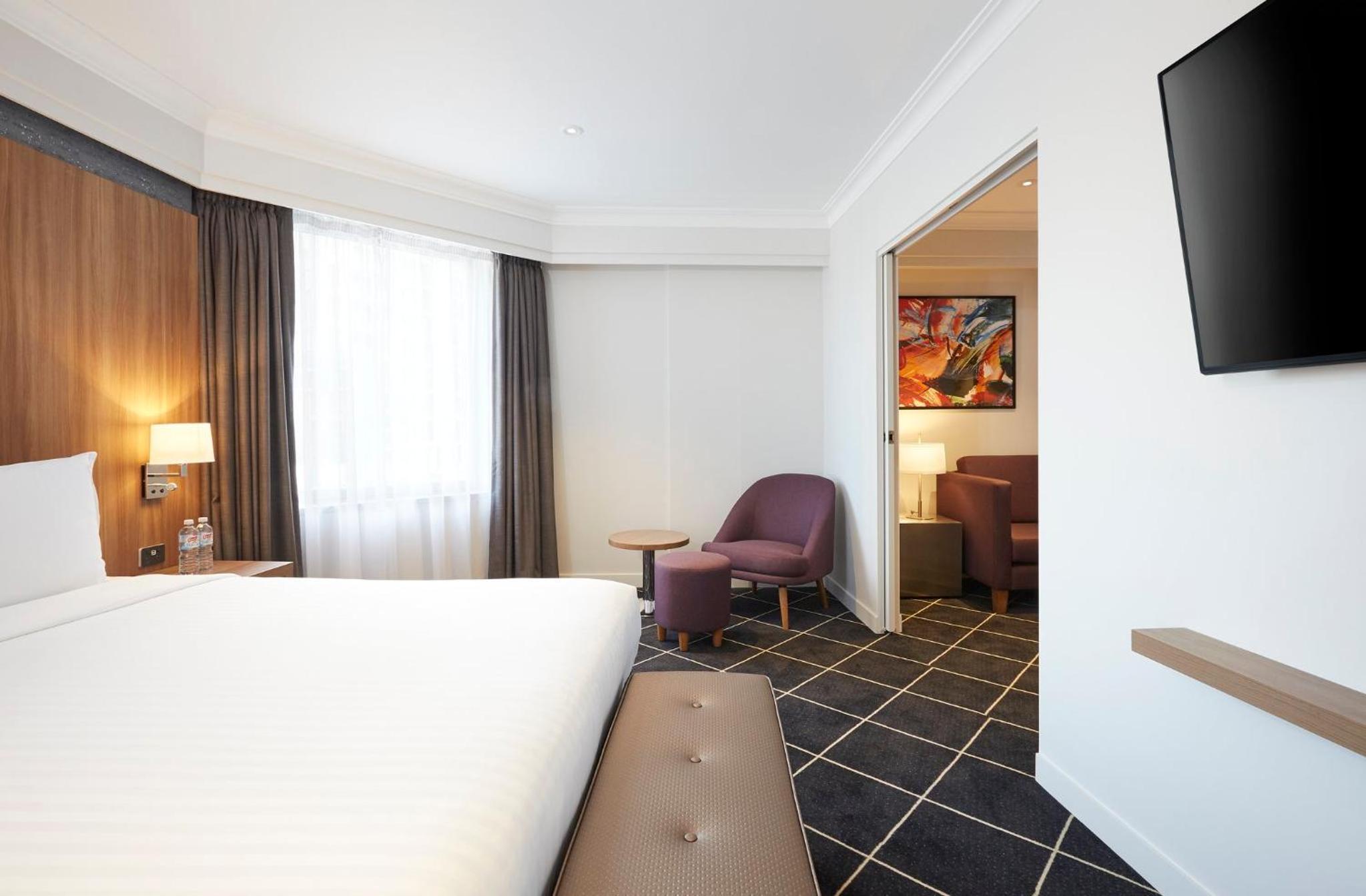 Executive Suite - Photo 10
