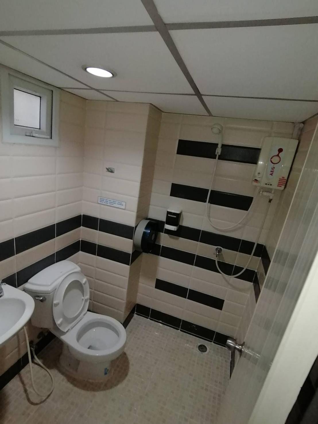 Triple Room thumbnail 5