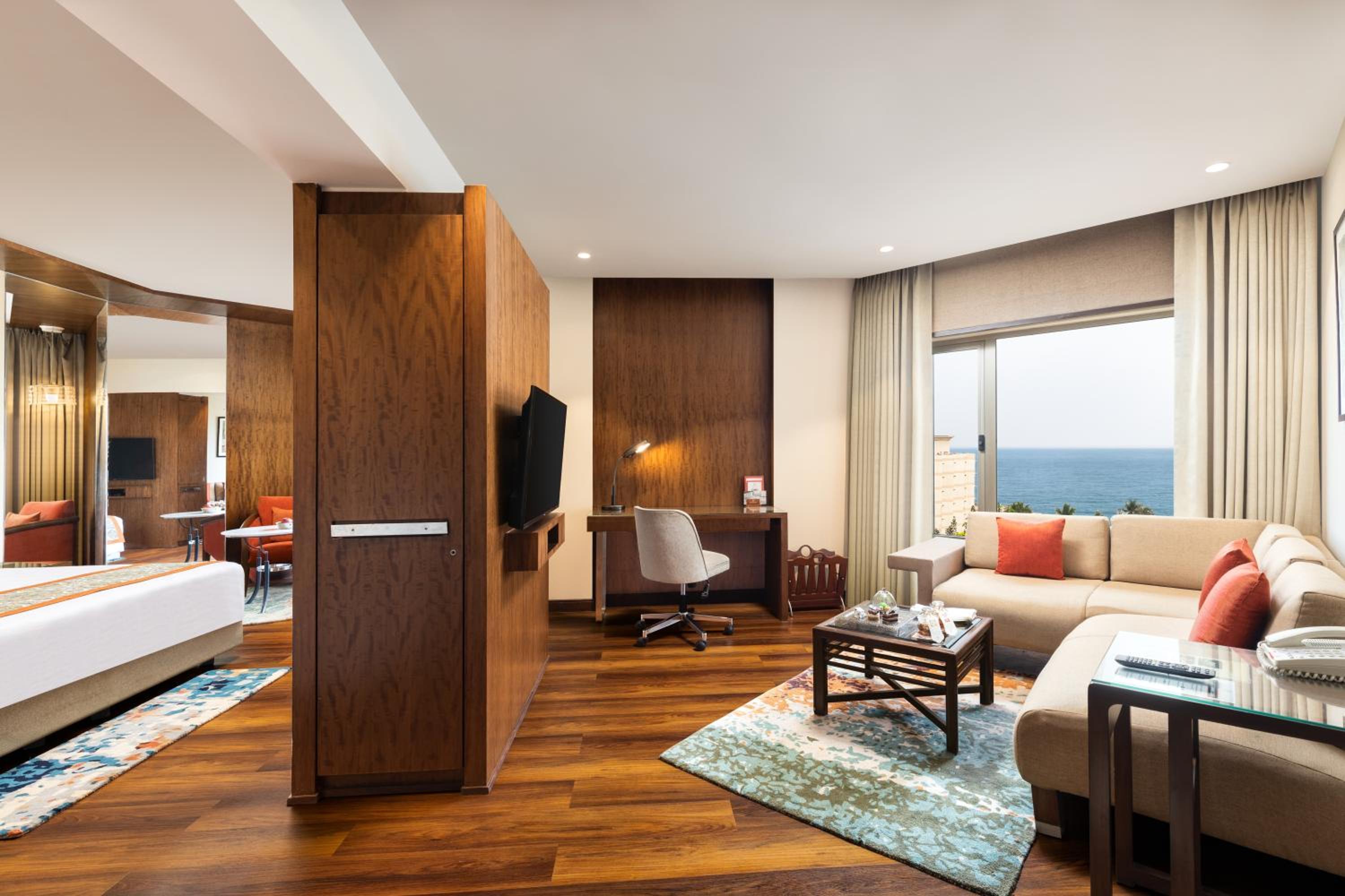 Deluxe Suite Deluxe Suite