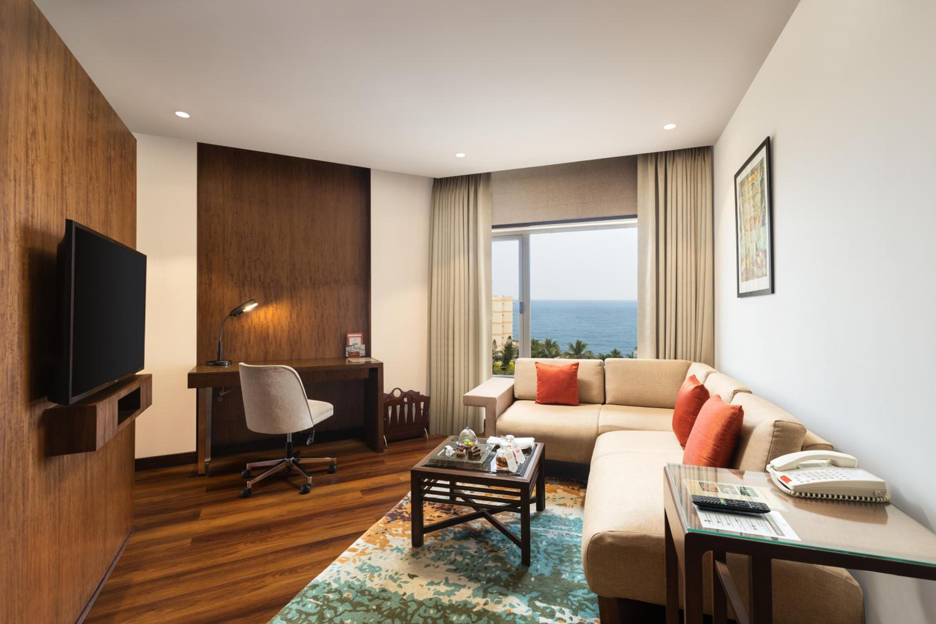 Deluxe Suite Deluxe Suite