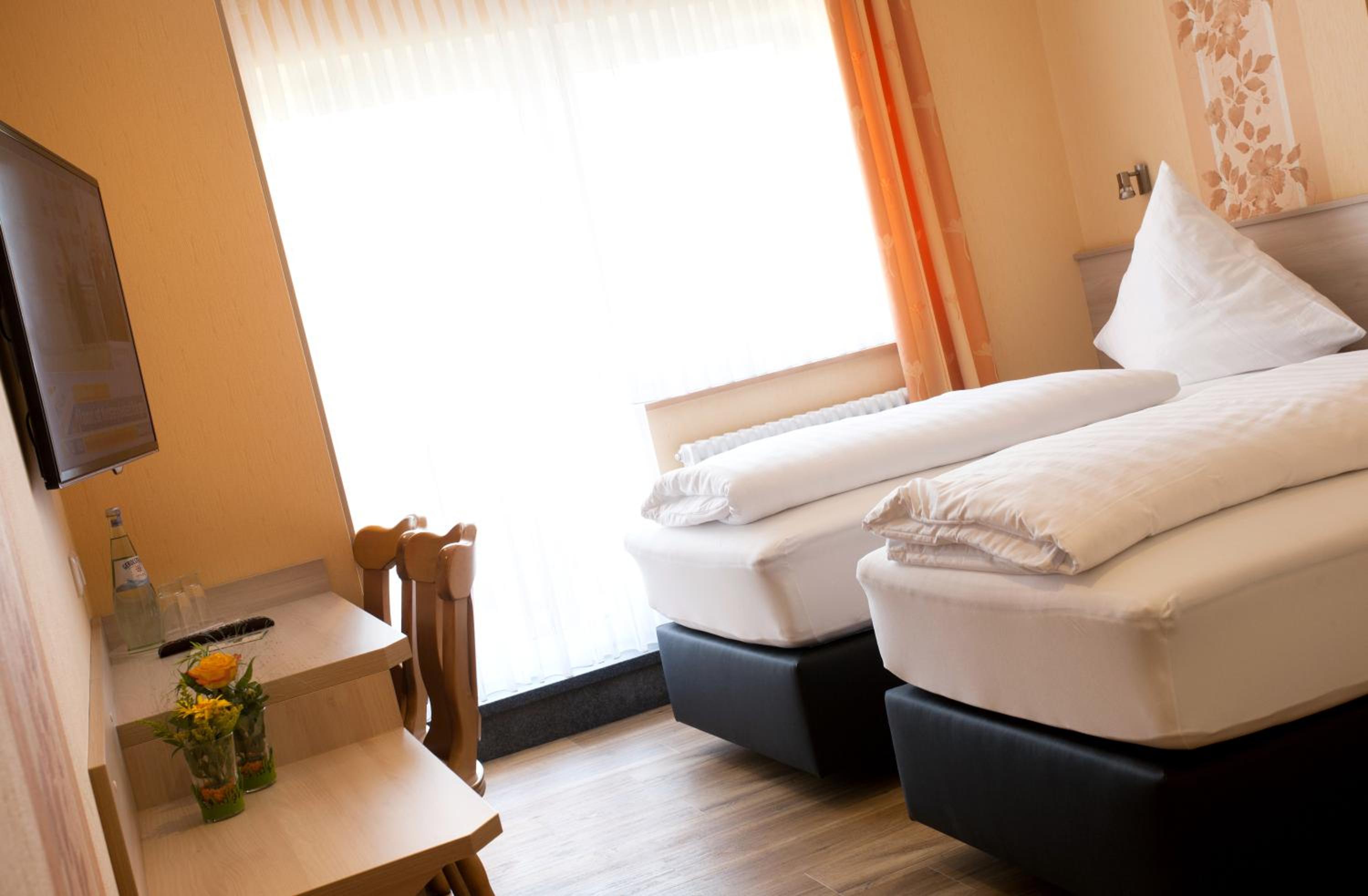 Standard Double Room - Photo 3