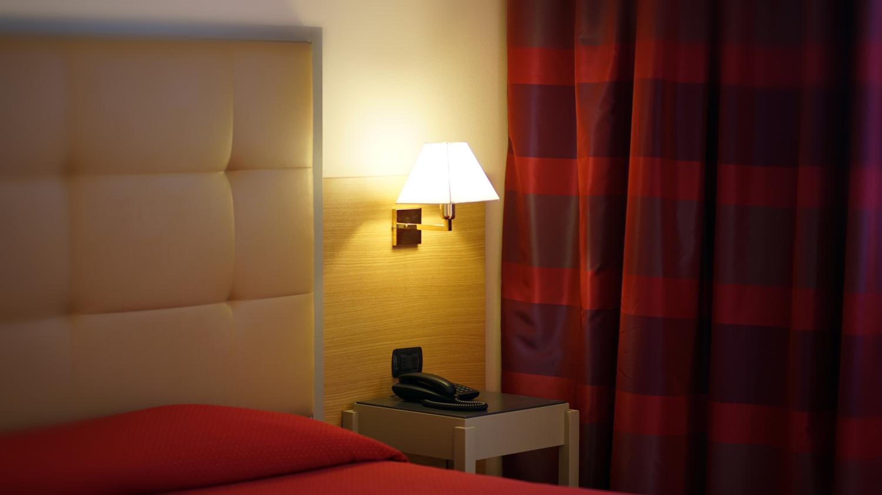 Double or Twin Room - Photo 3