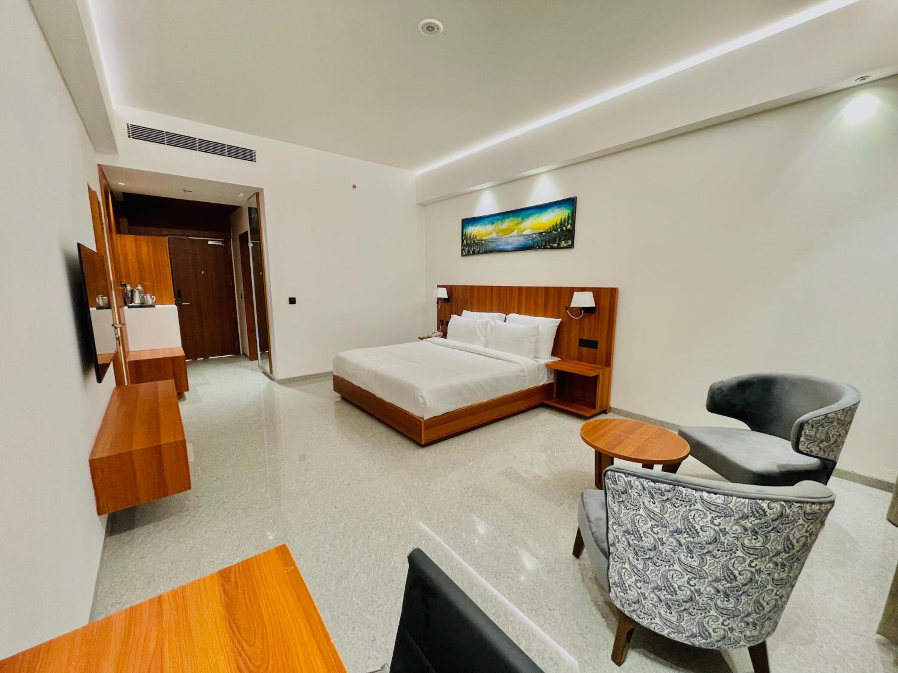 King Room with Pool View photo 2