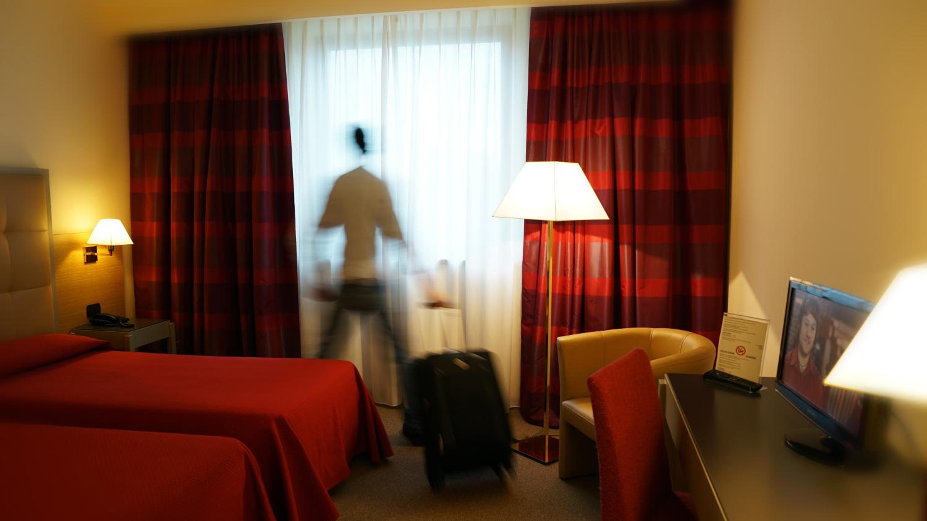 Double or Twin Room - Photo 4