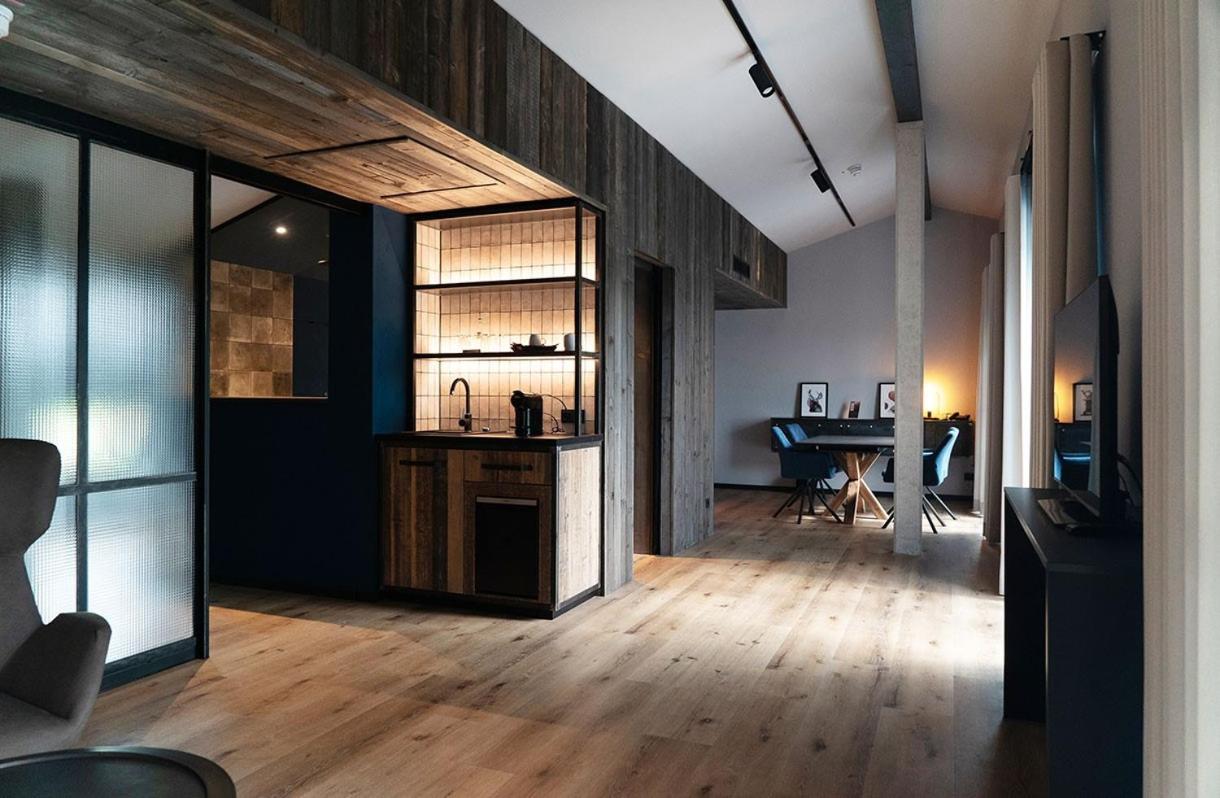 Studio with Balcony - Photo 4