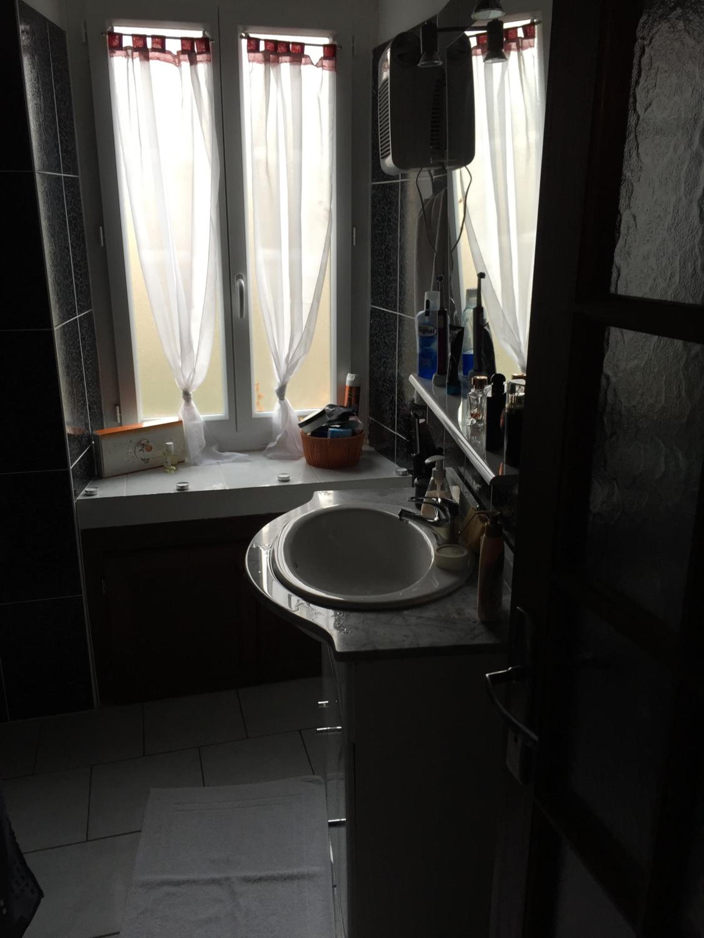 Studio Apartment - Photo 8
