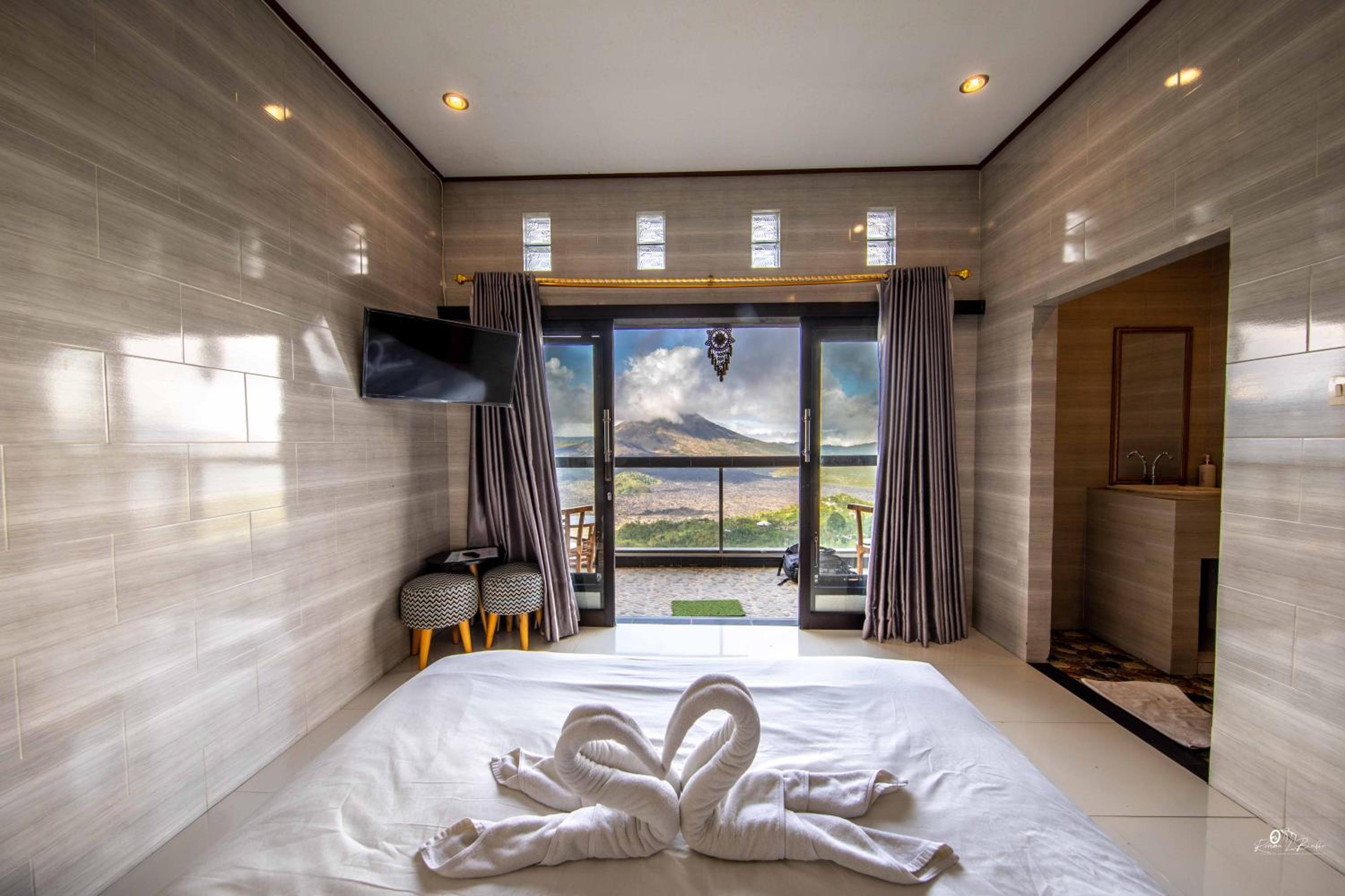 Double Room with Mountain View - Photo 1