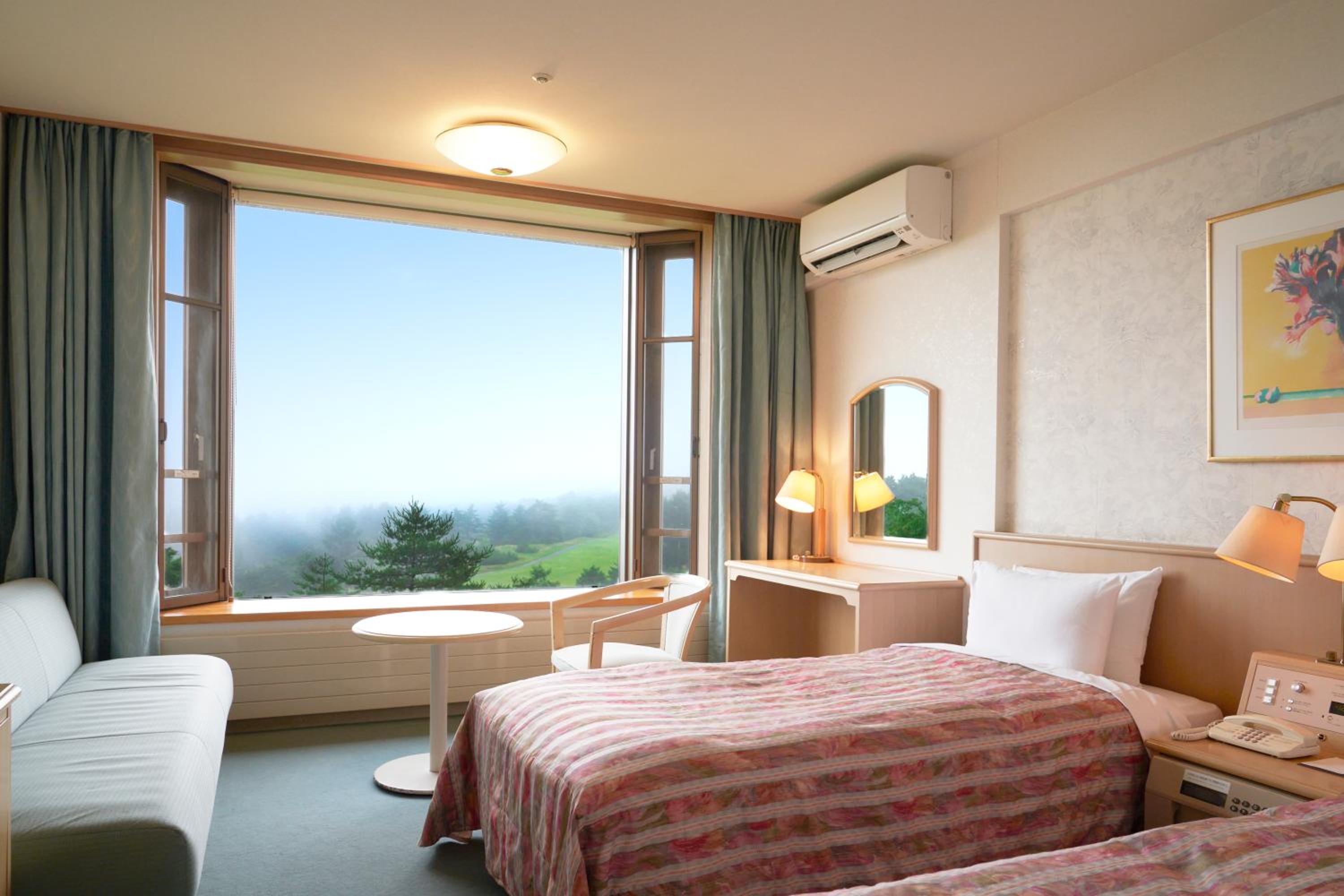Twin Room with Mt. Asama view - Non-Smoking  photo 2