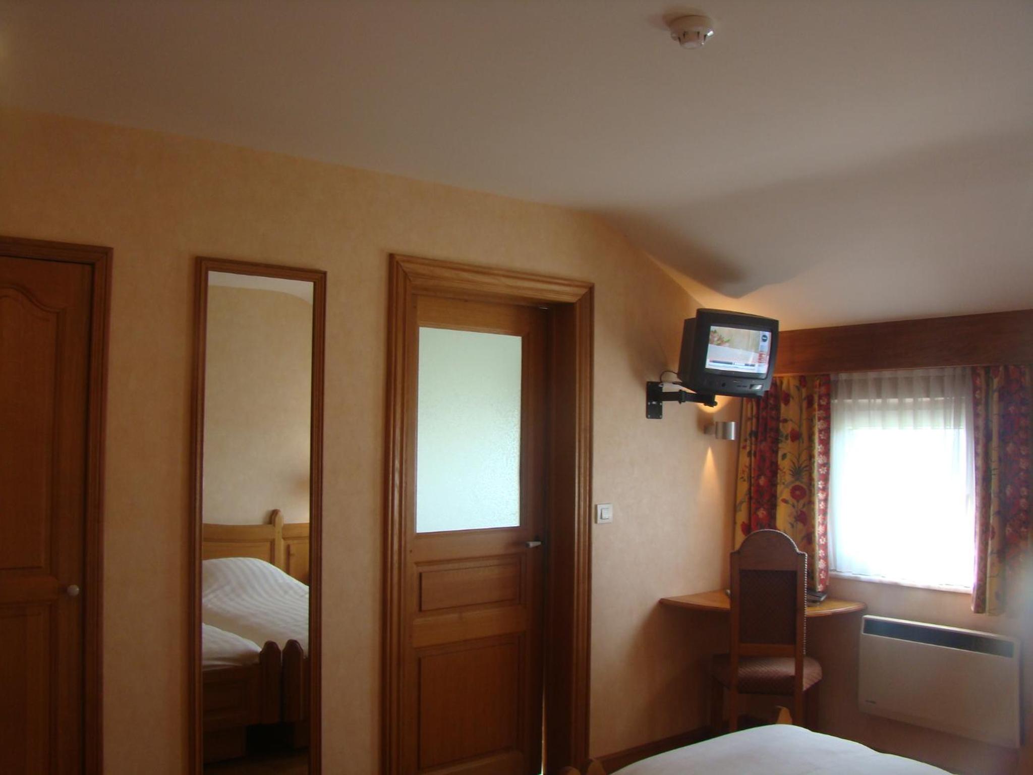 Standard Twin Room photo 2