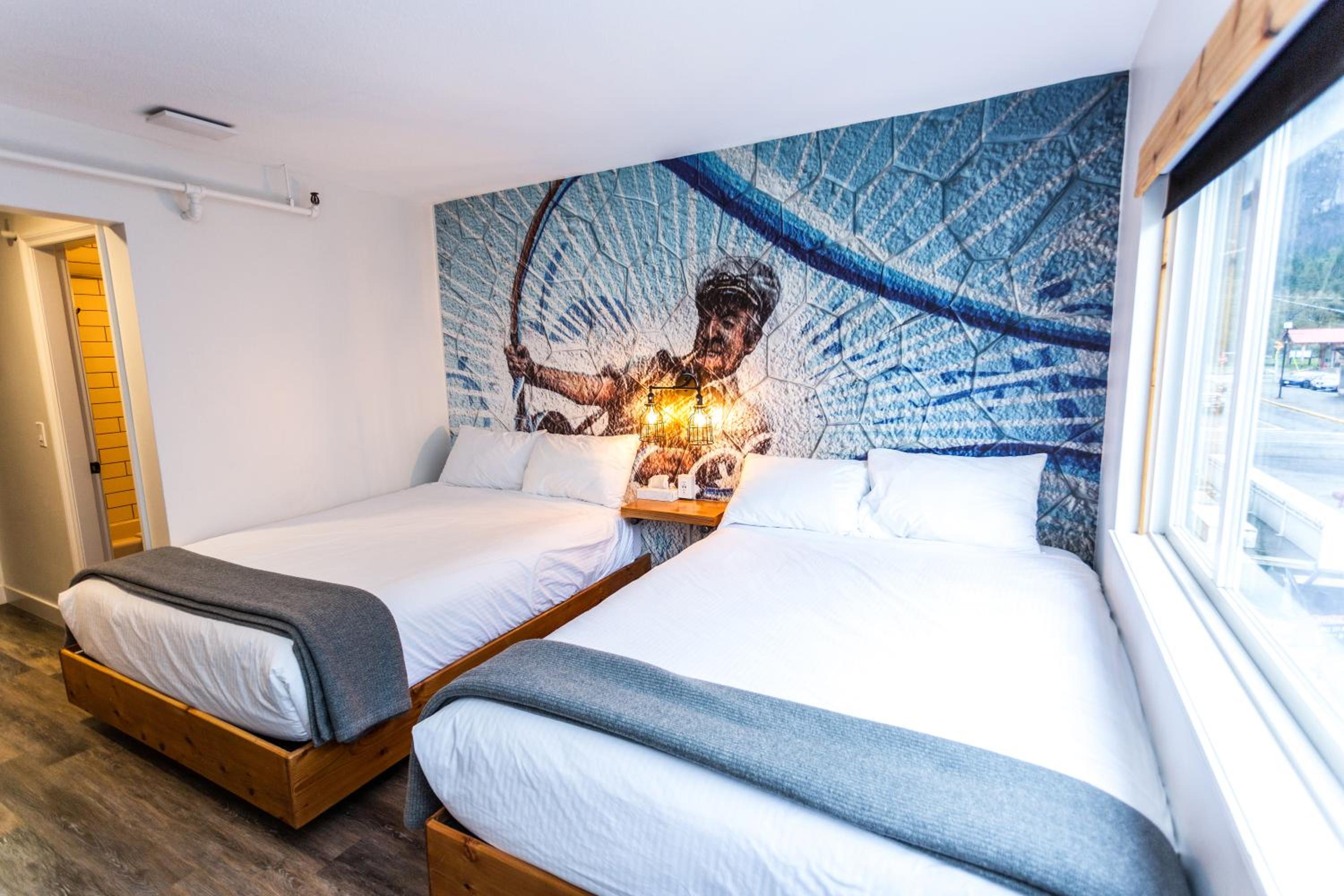 Standard Room, 2 Queen Beds, Mountain View photo 2