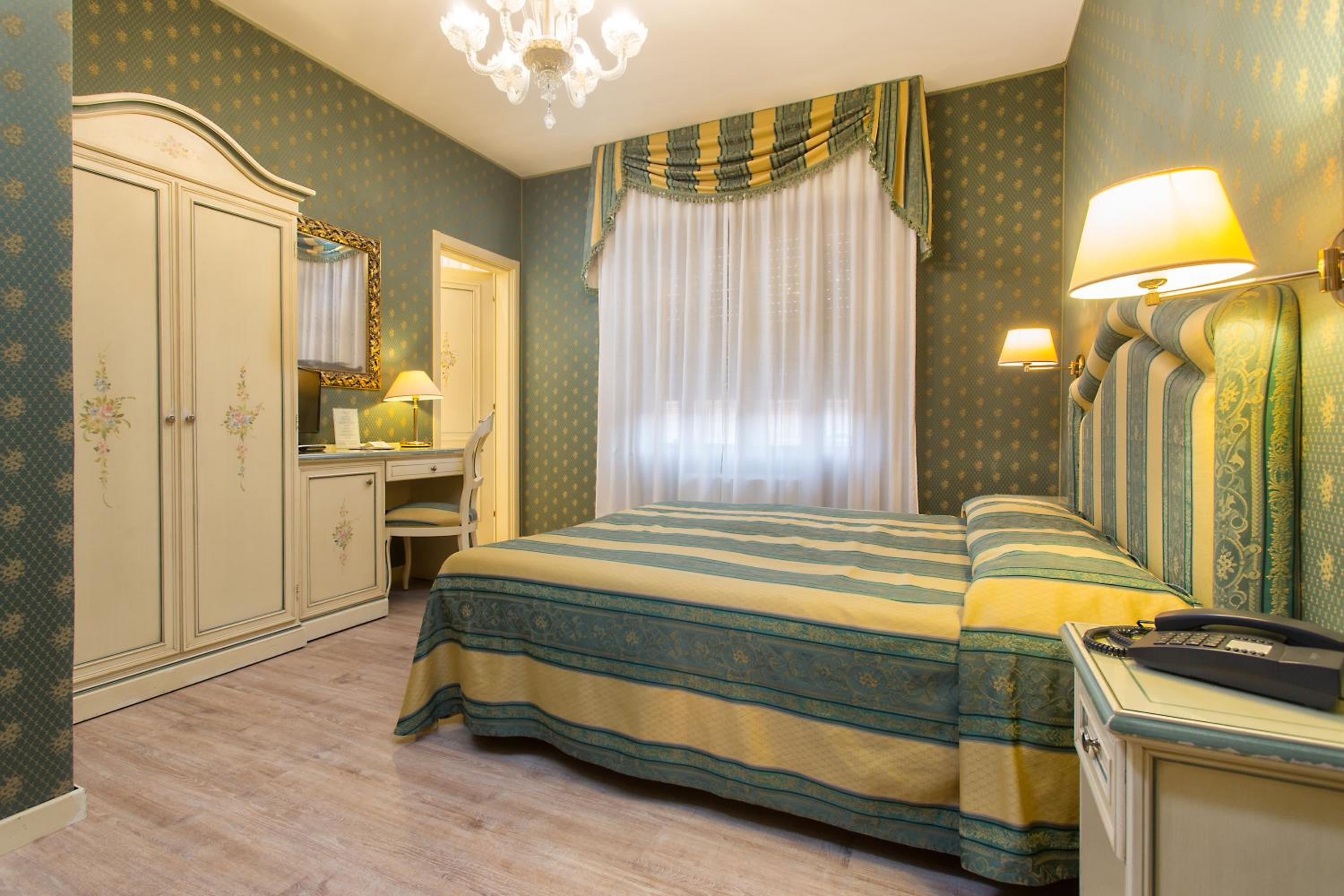 Double Room - Photo 2