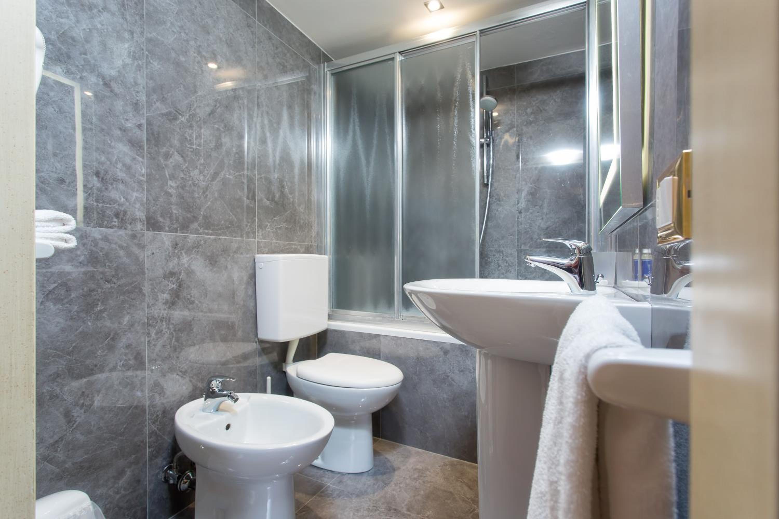 Double Room - Photo 29