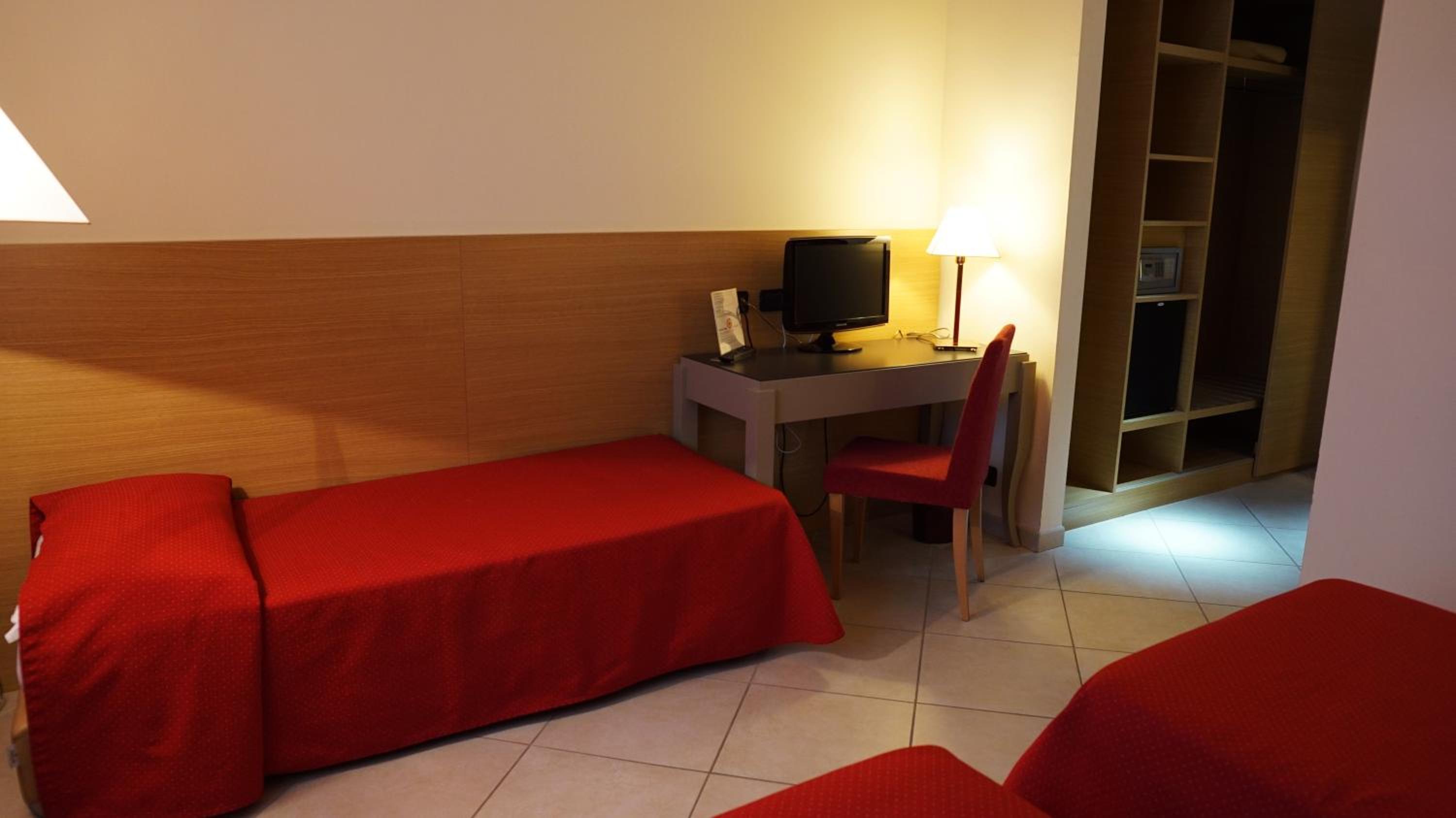 Triple Room - Photo 7