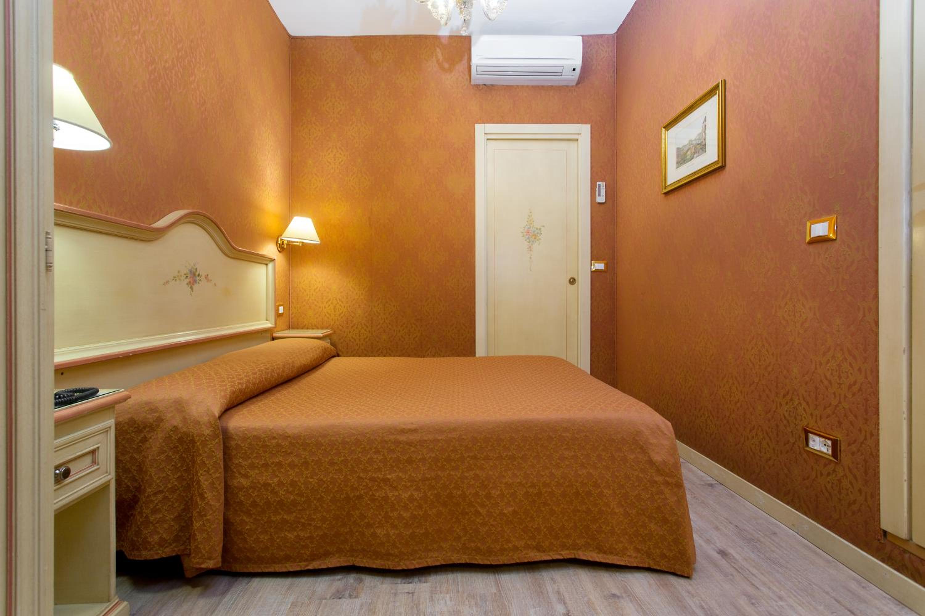 Single Room - Photo 4