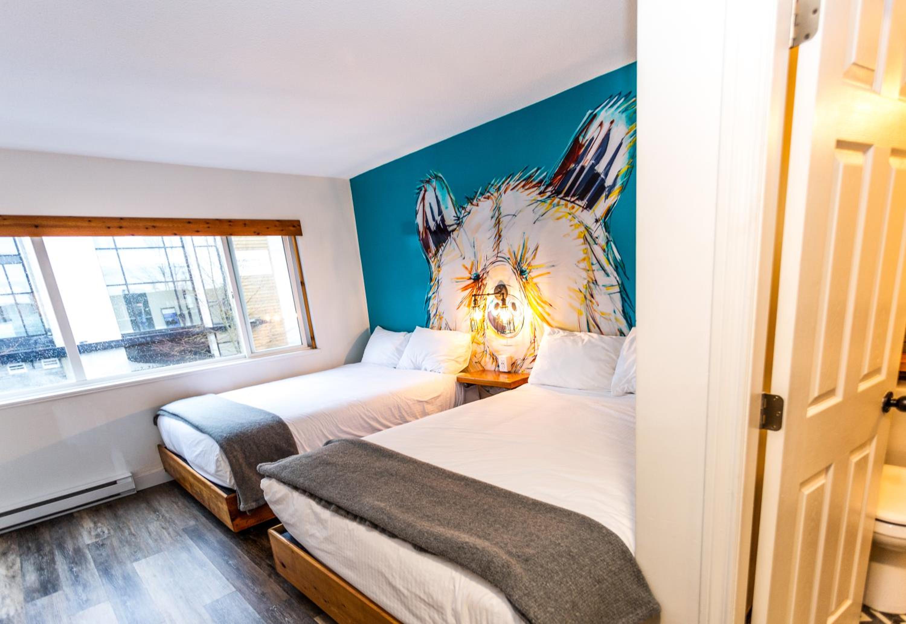 Standard Room, 2 Queen Beds, Mountain View photo 3