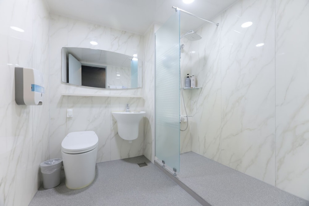 Standard Double Room - Photo 4