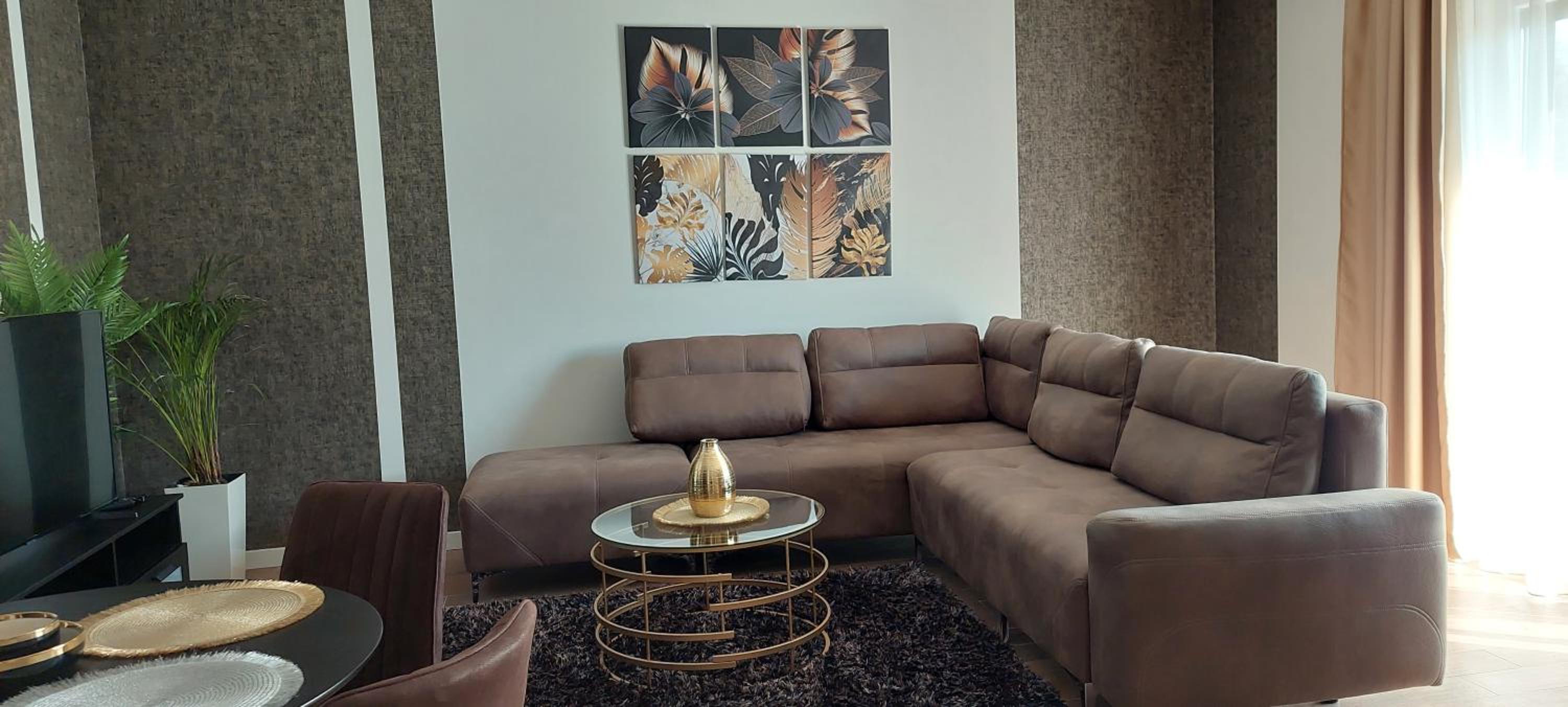 One-Bedroom Apartment photo 3