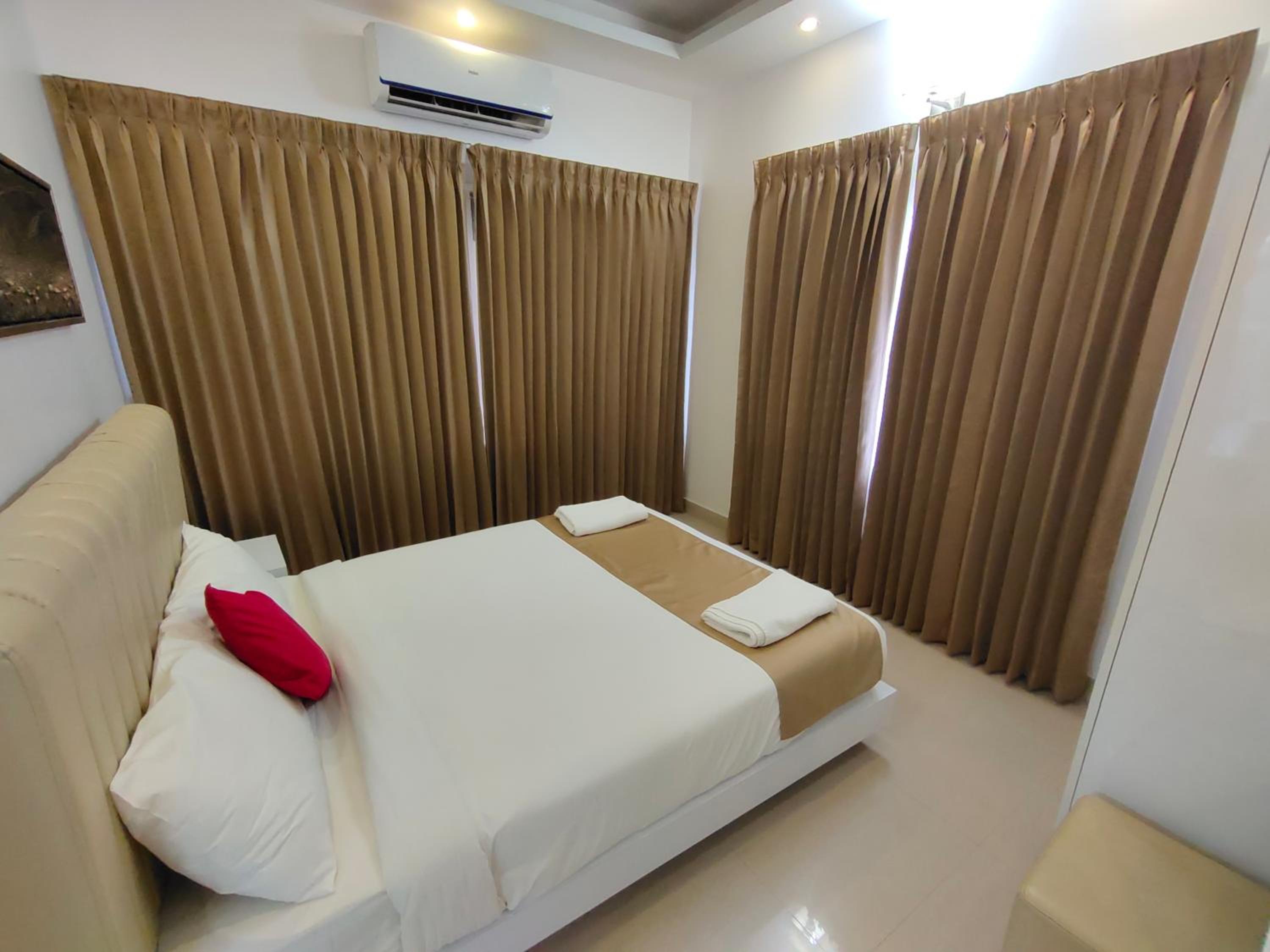 Two-Bedroom Apartment with Balcony and Air conditioning, photo 6
