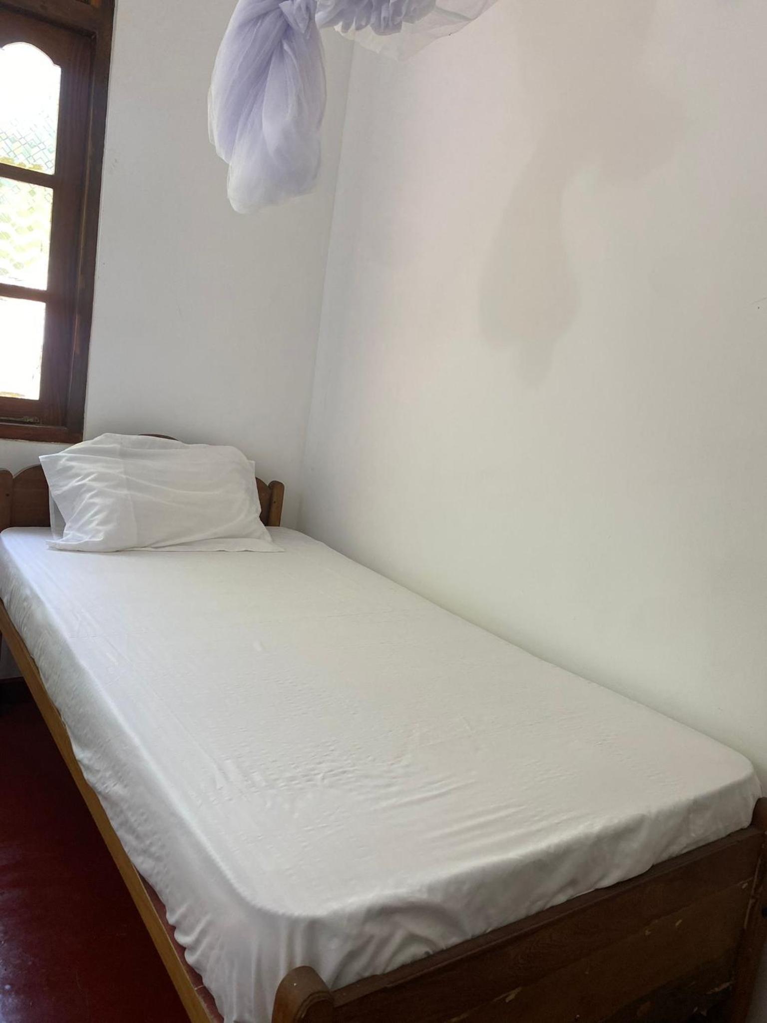Economy Double Room photo 2