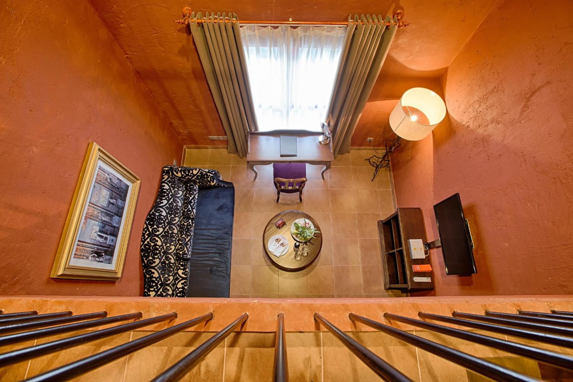 Duplex Suite with One King Bed photo 3