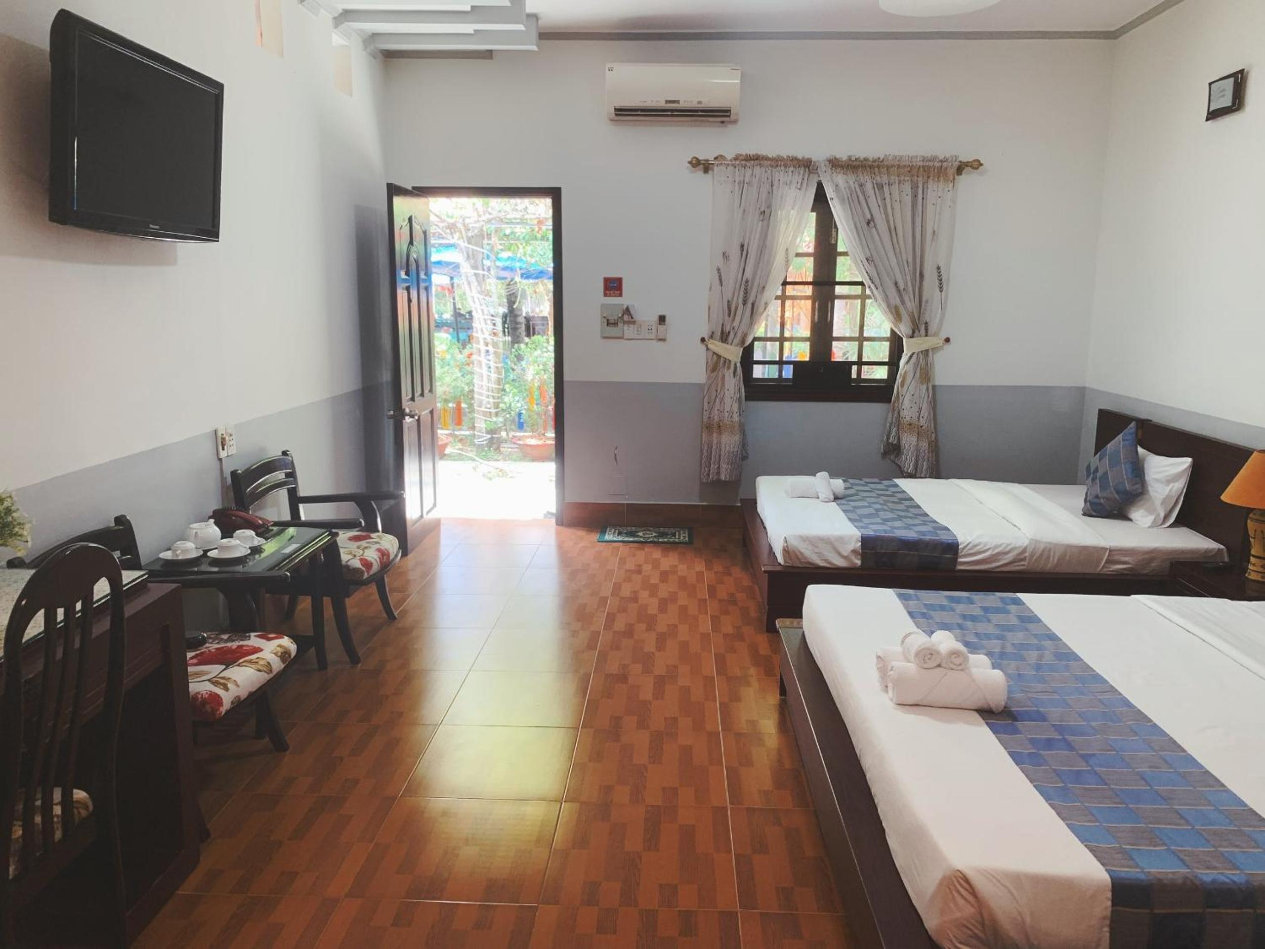 Family Bungalow - Photo 1