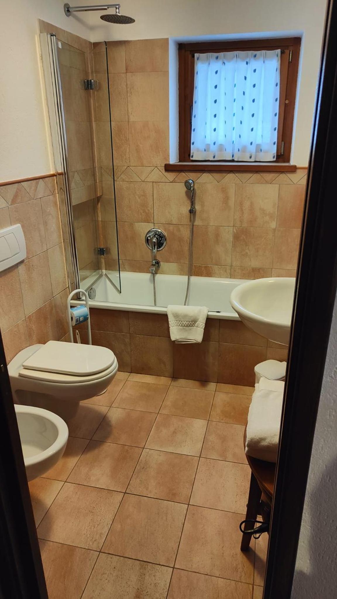Double Room with Patio - Photo 6