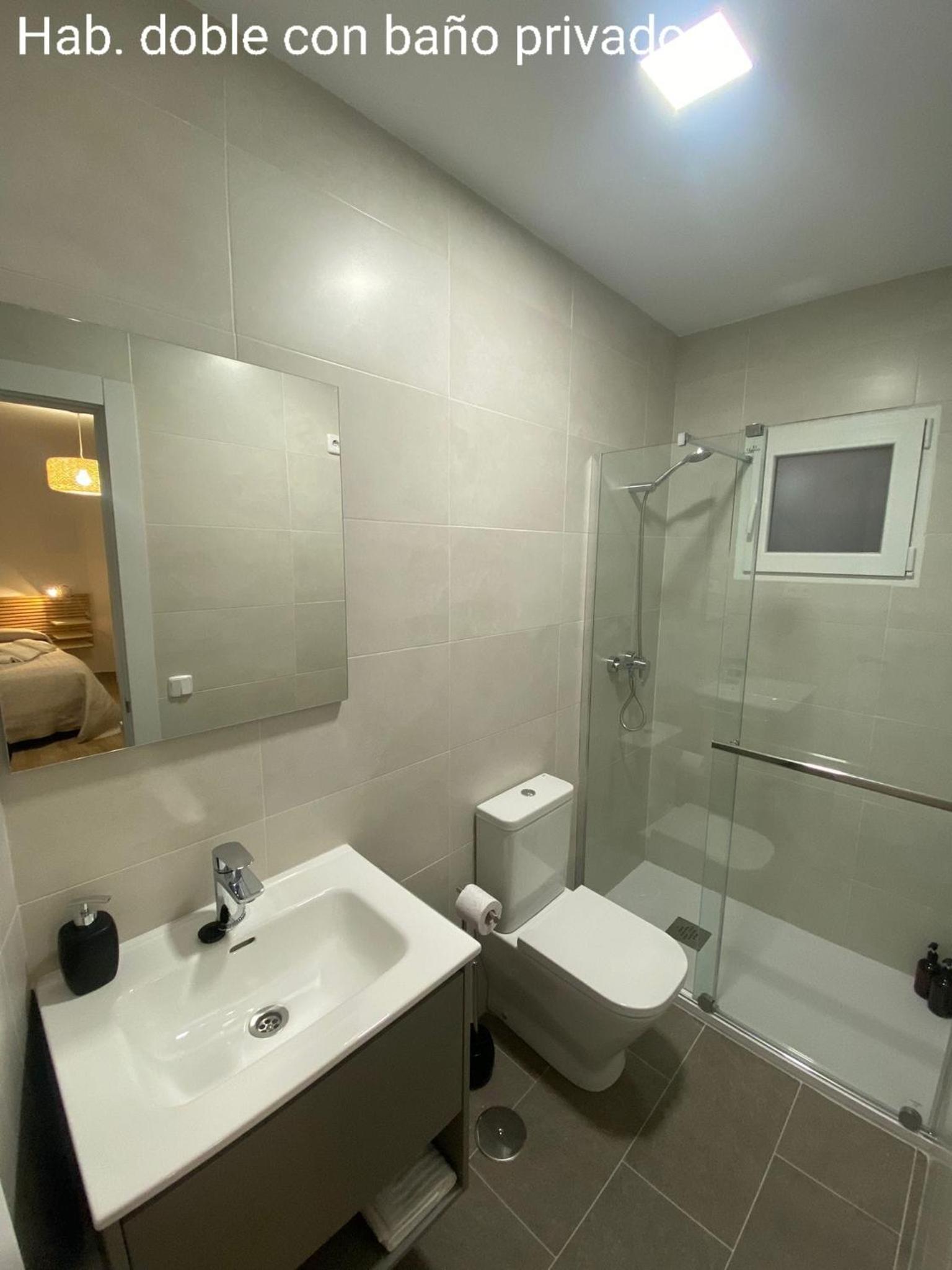 Habitación Doble con Baño Privado