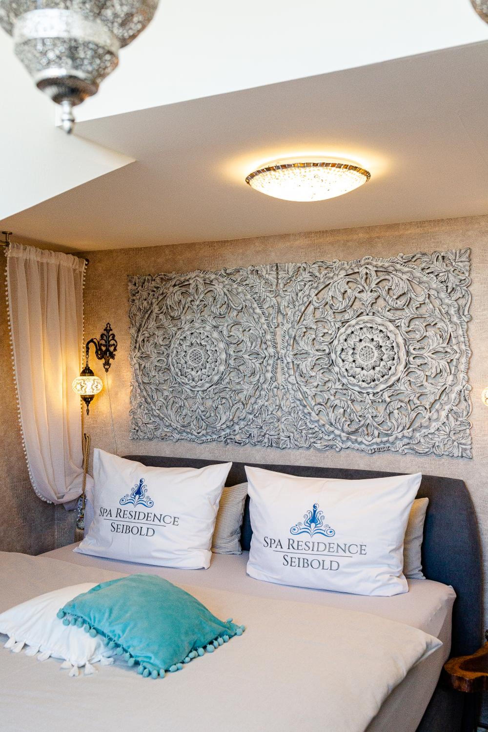 Deluxe Suite with Spa Bath photo 1