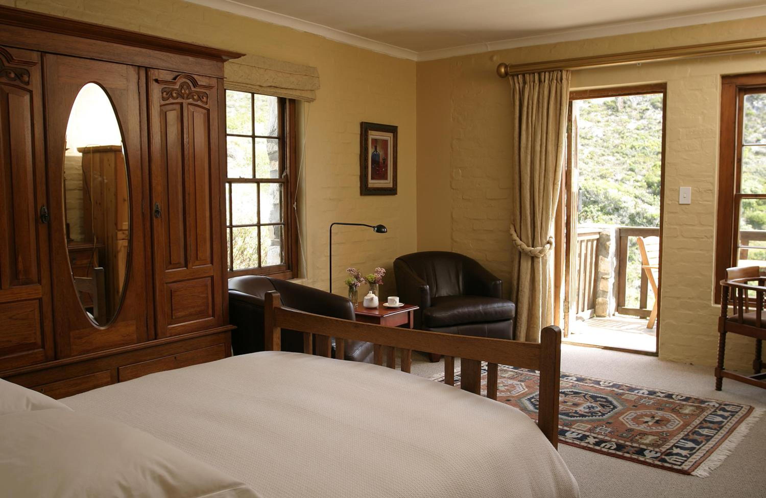 Honeymoon Suite - Photo 3