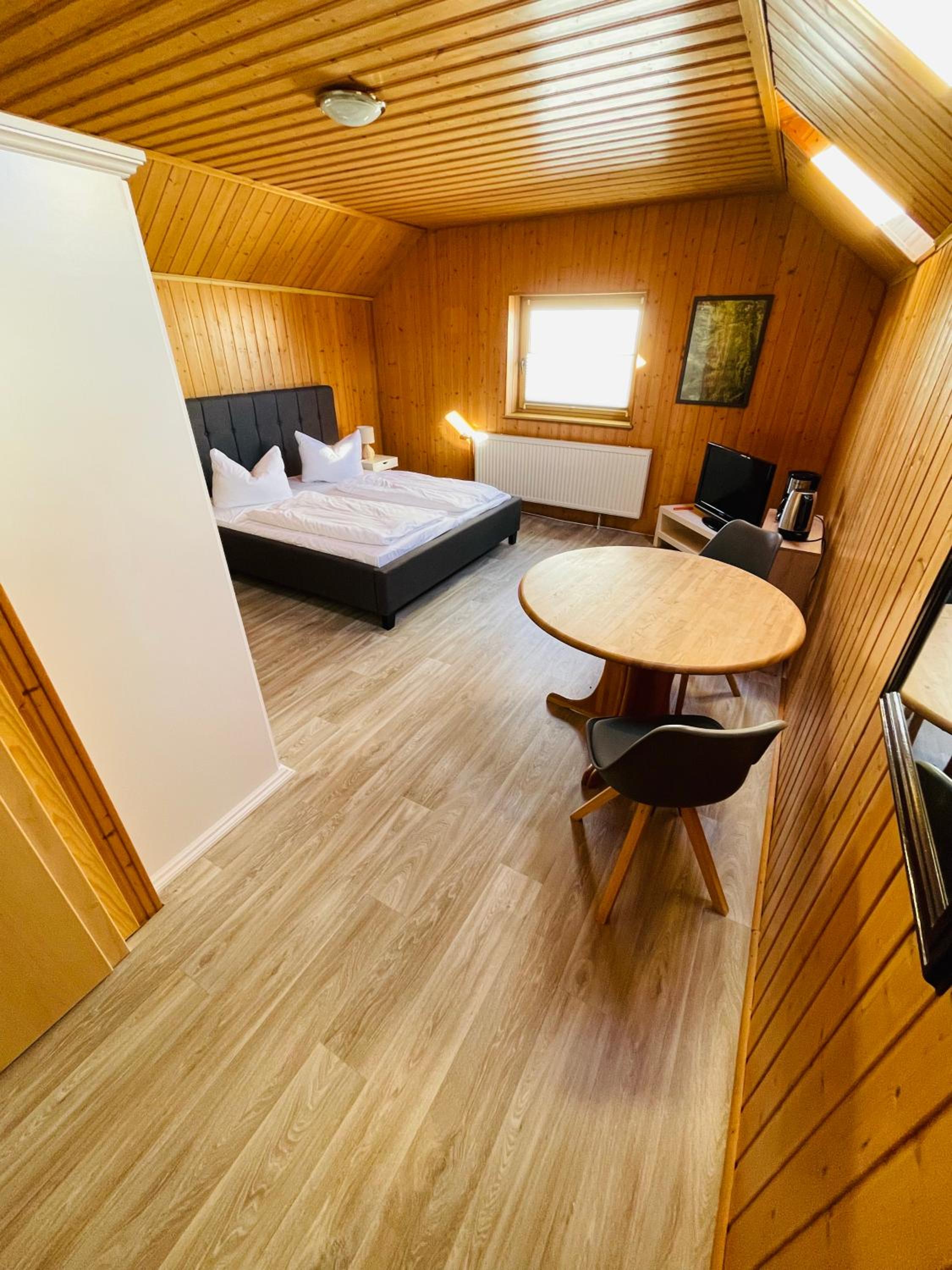 Large Double Room photo 1