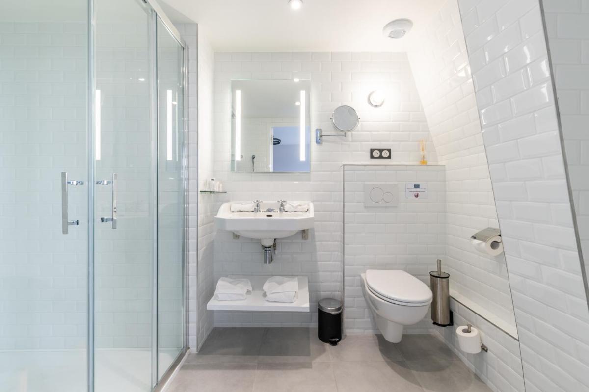 Double Room - Photo 11