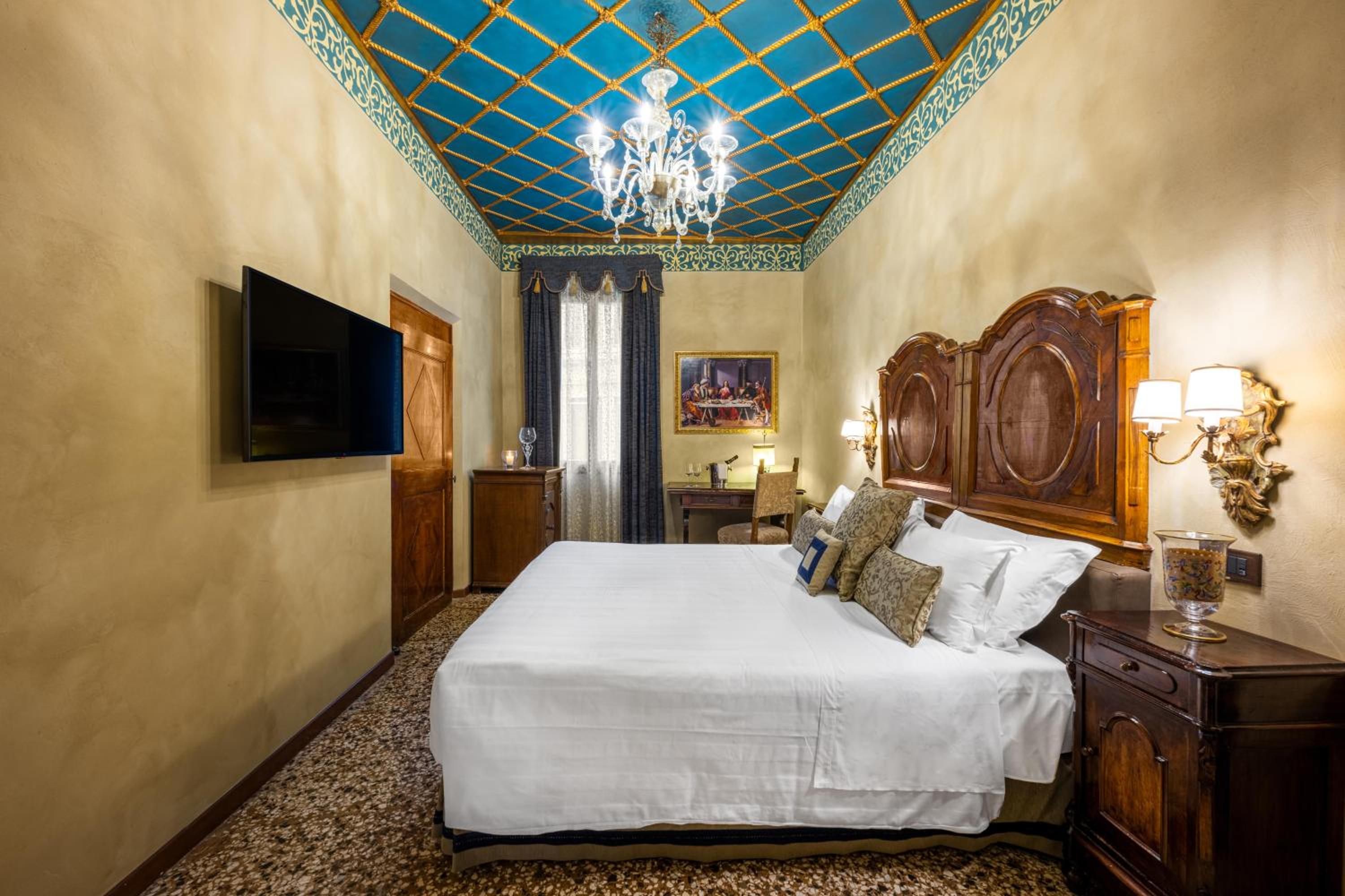 Superior Room with canal view