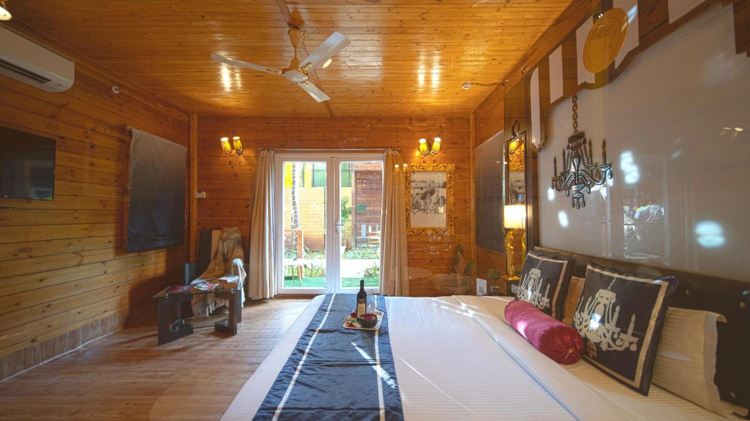 Grand Swiss Wooden Cottage - Photo 1