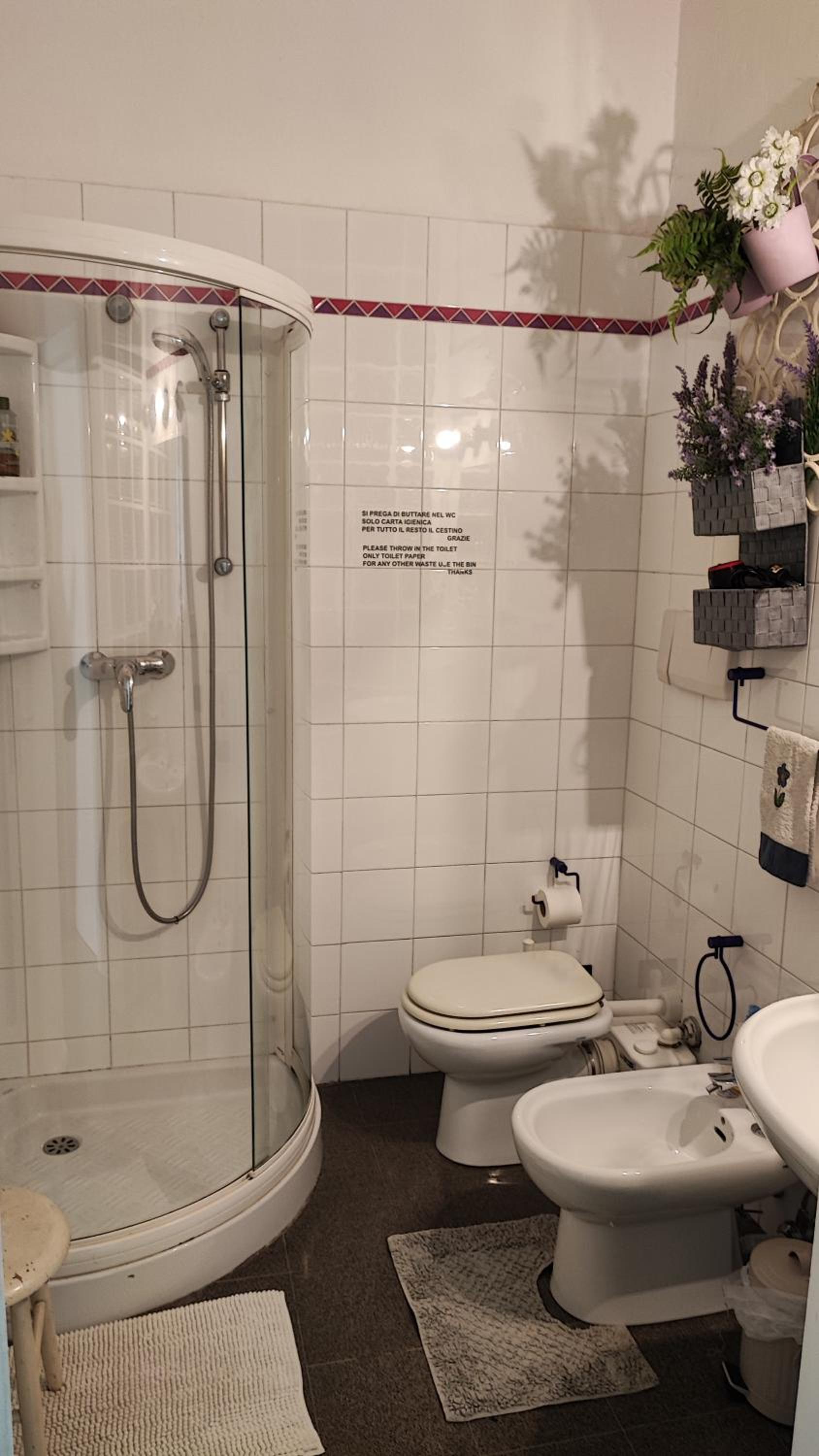Double Room with Private Bathroom - Photo 2