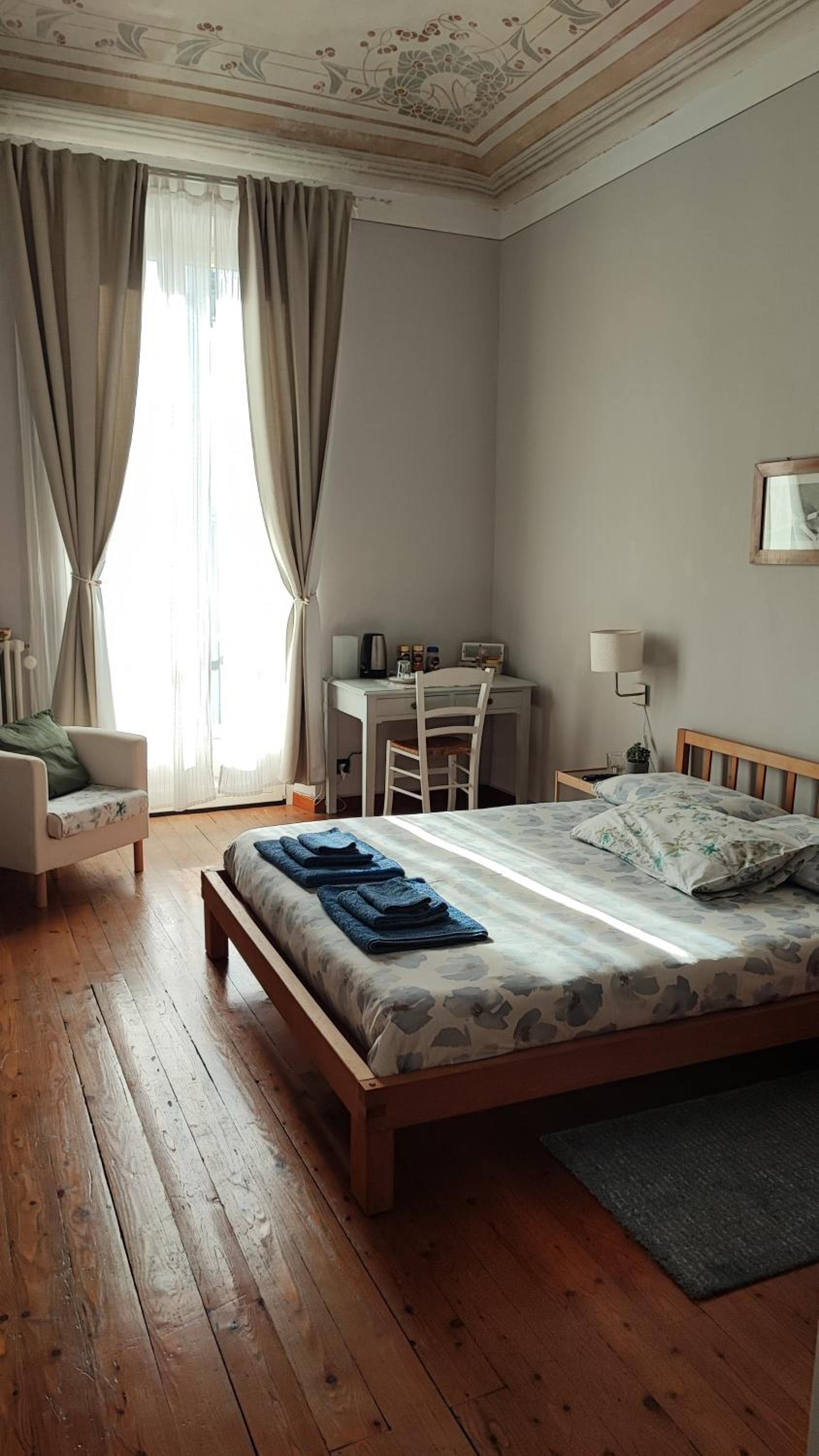 Double Room with Private Bathroom - Photo 3