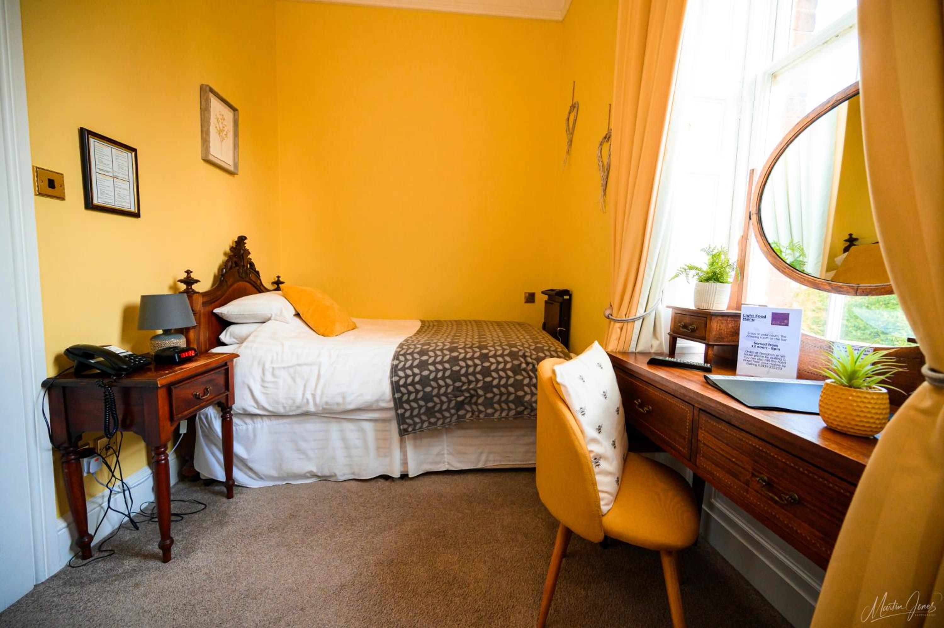 Single Room photo 1