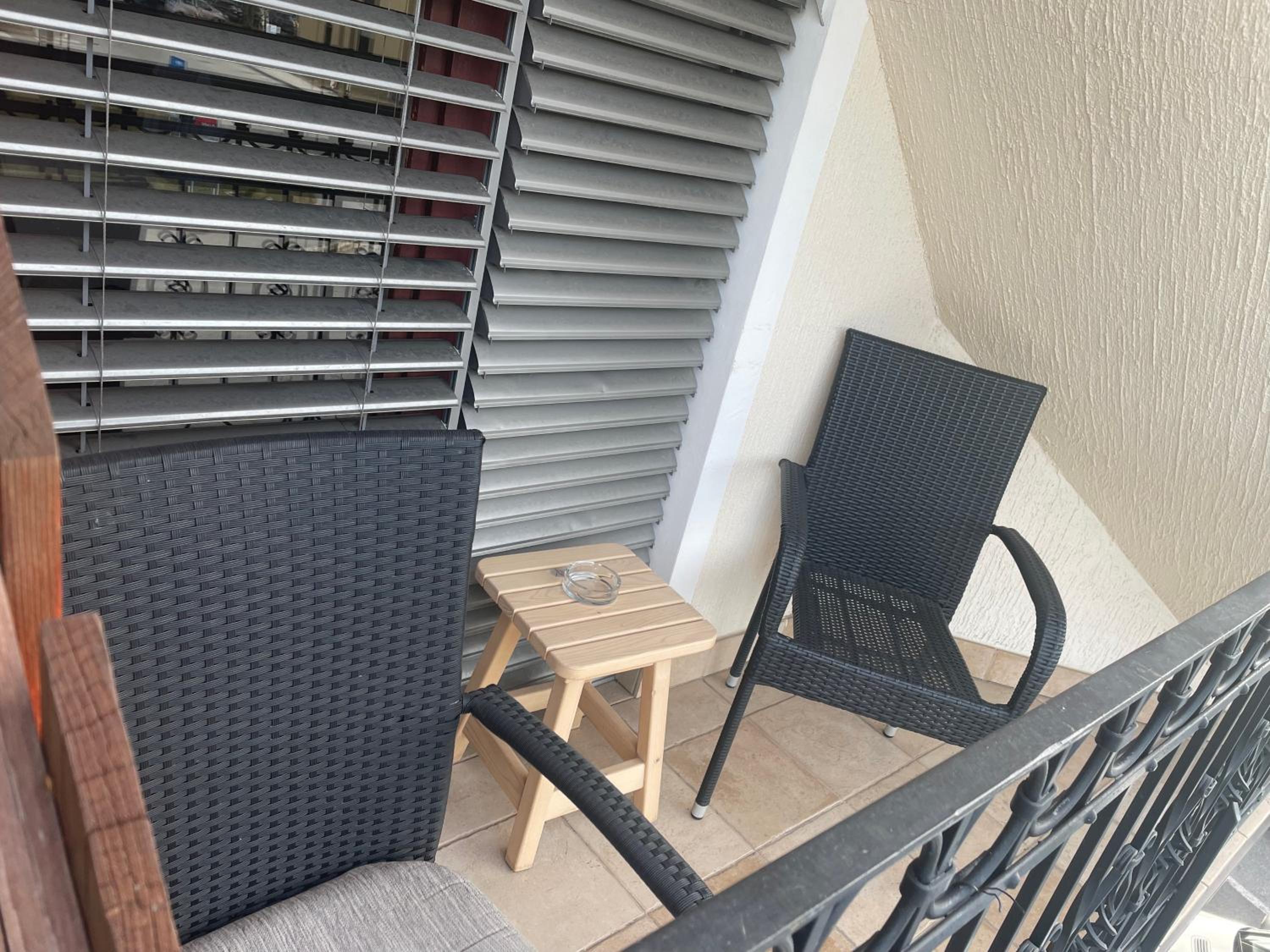 Double Room with Balcony - Photo 13