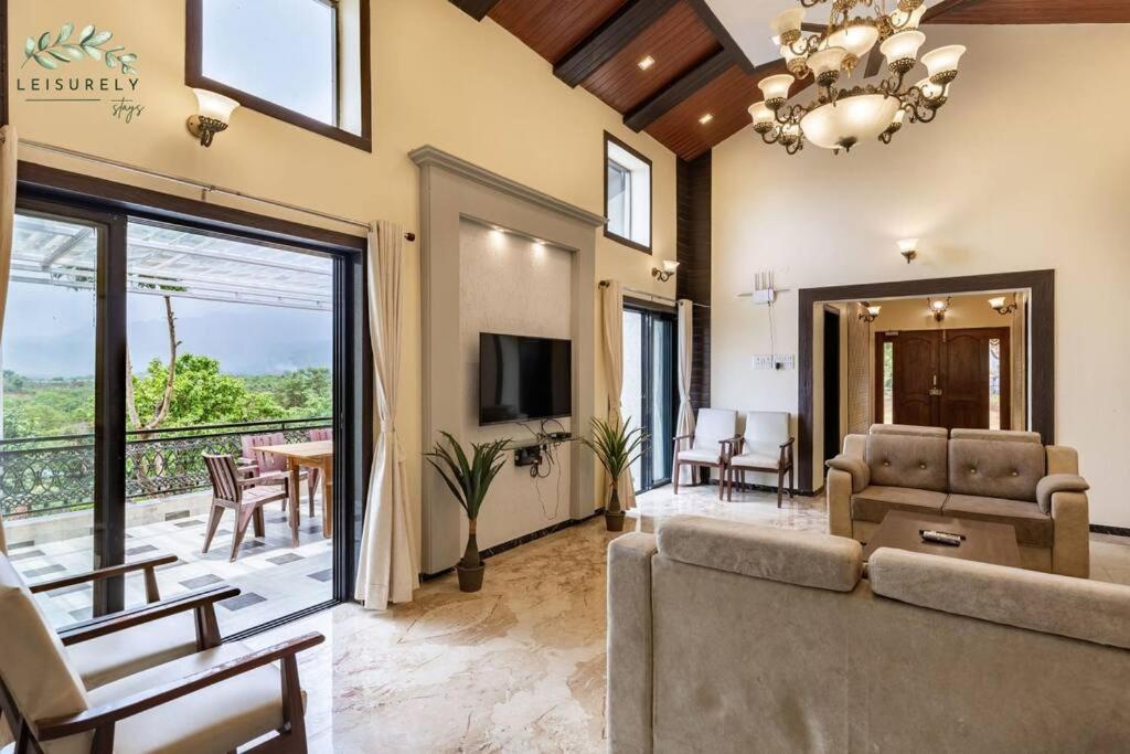 Villa photo 1