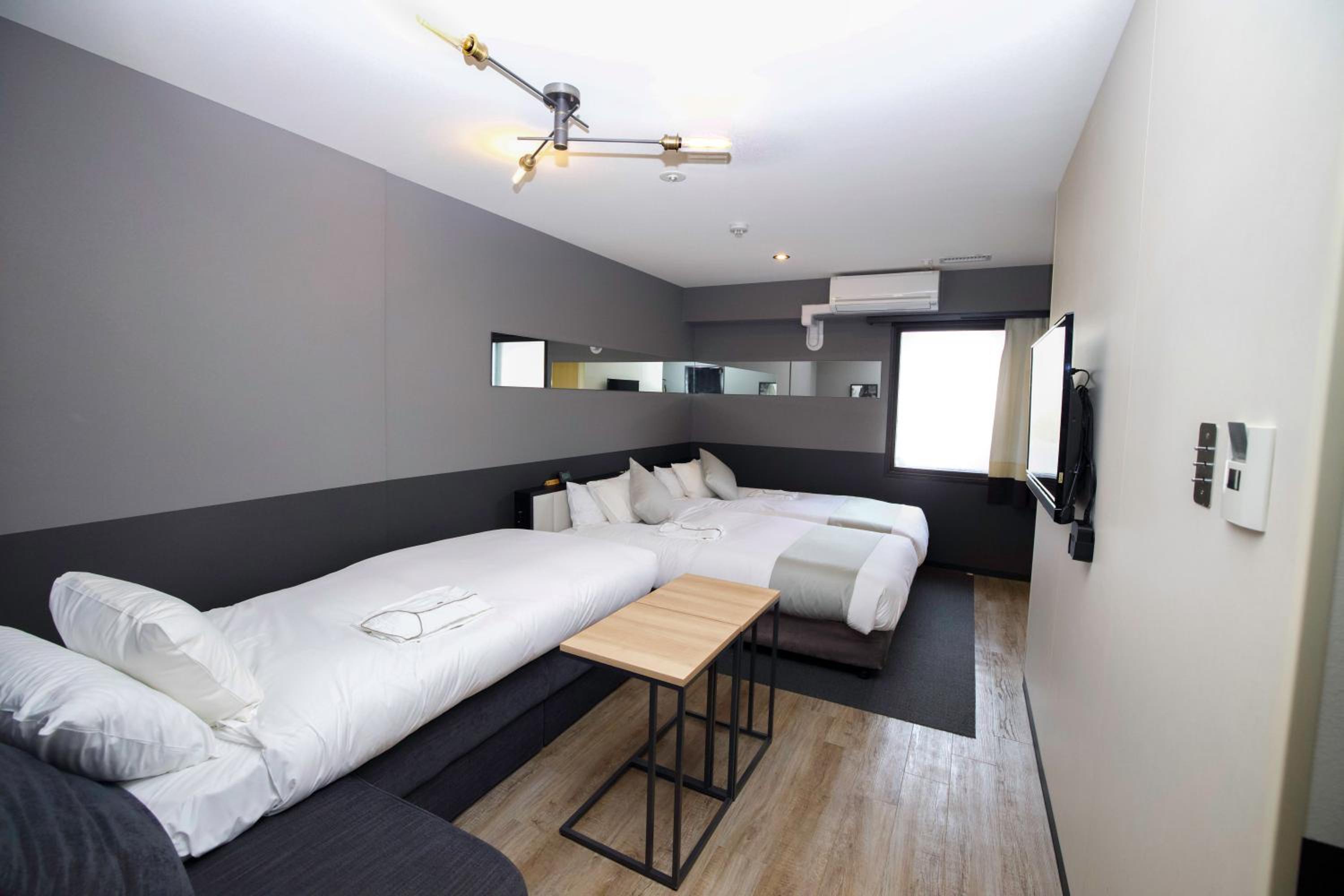 Hollywood Twin Room