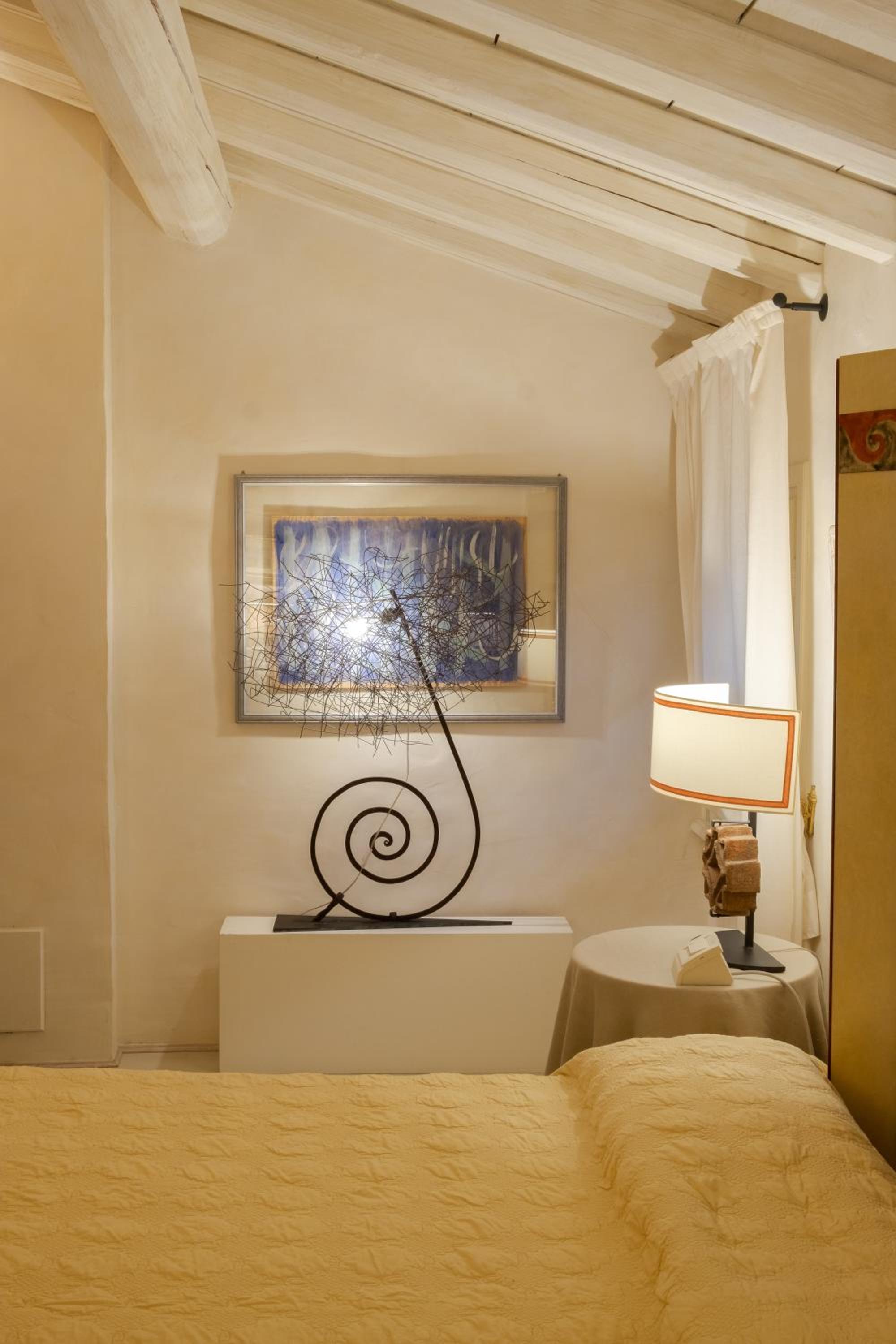 Large Double Room photo 2