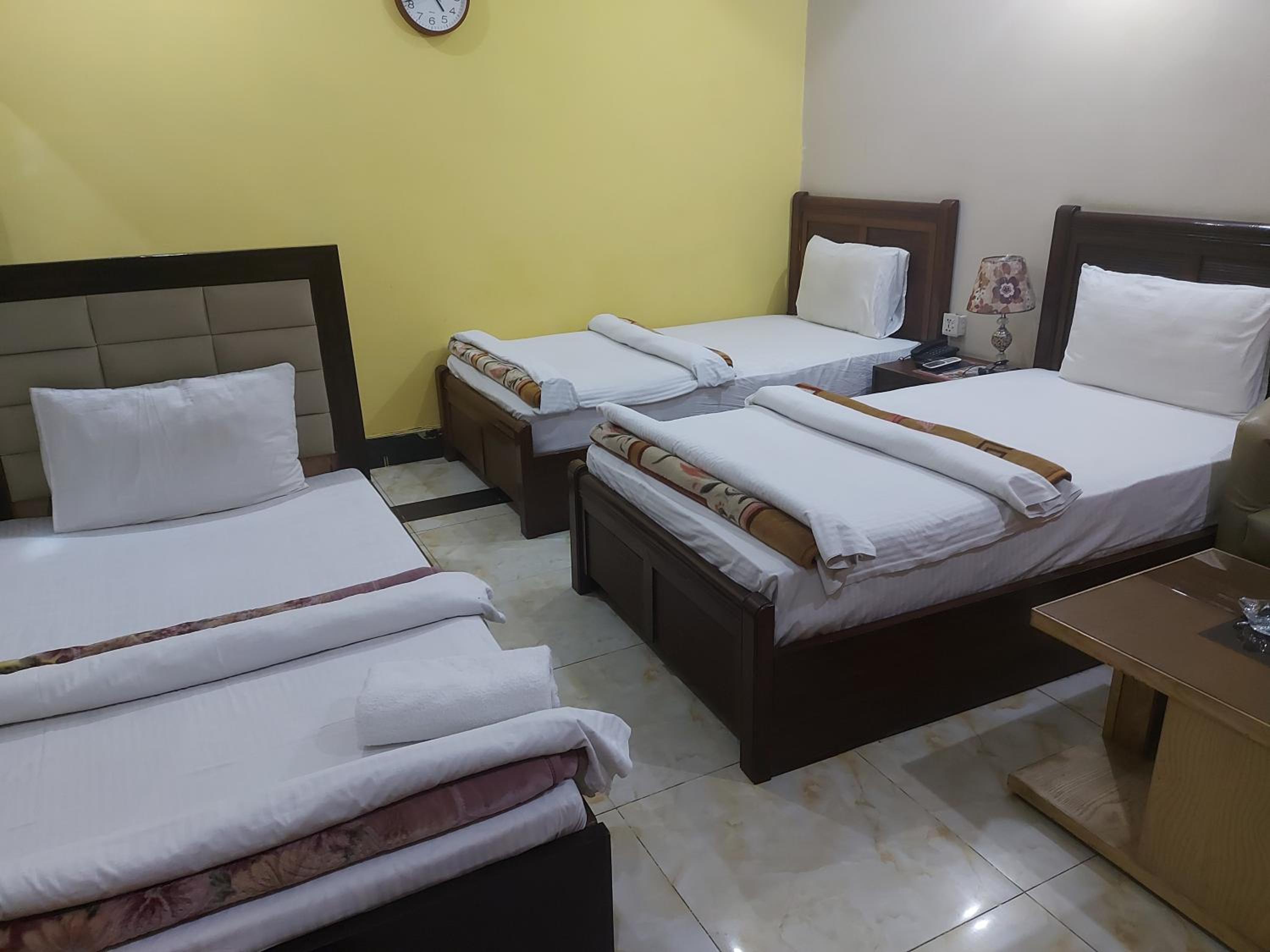 Deluxe Triple Room - Photo 1