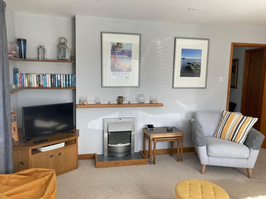 Two-Bedroom House photo 3