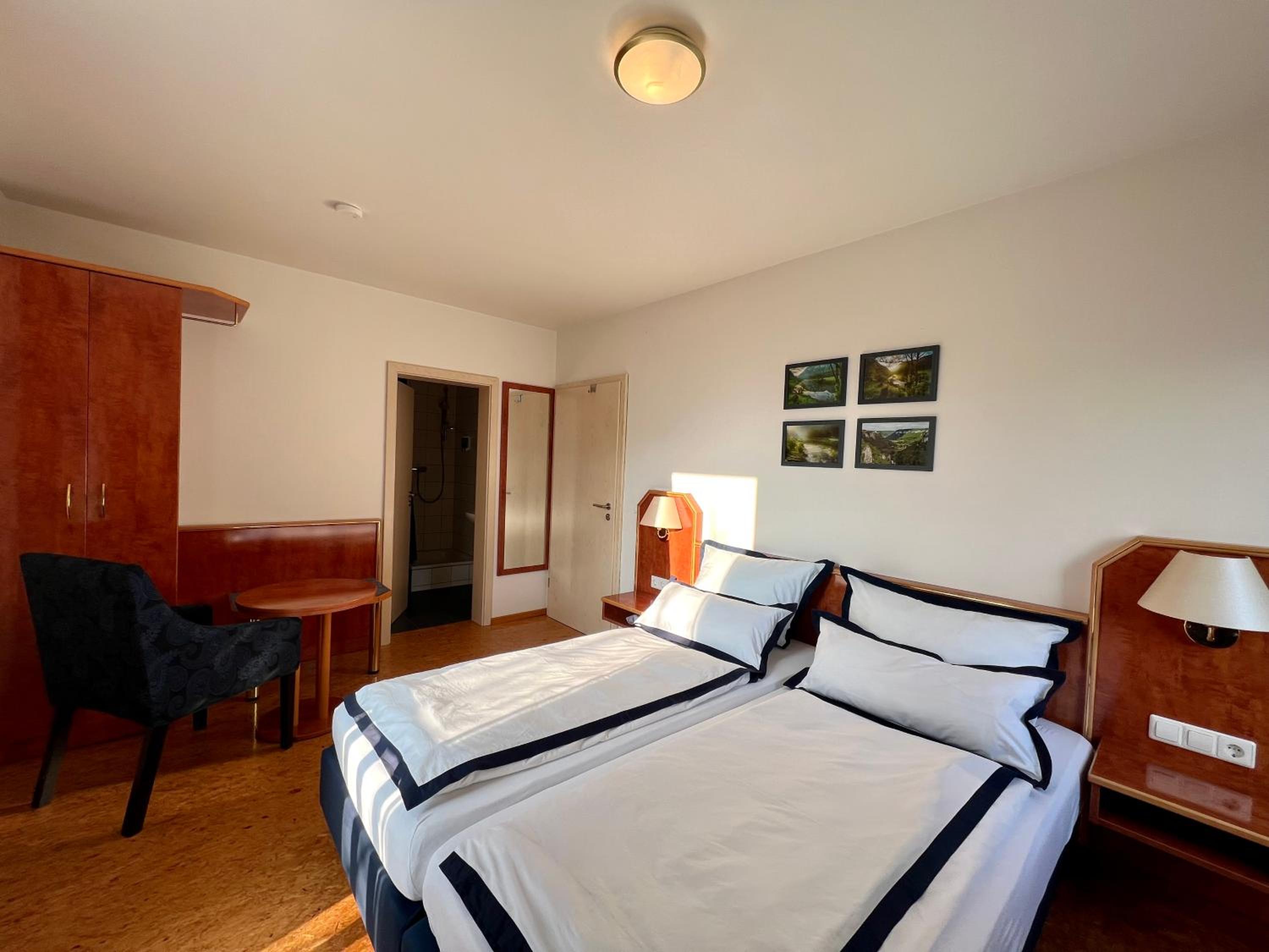Double Room with Private Bathroom photo 1