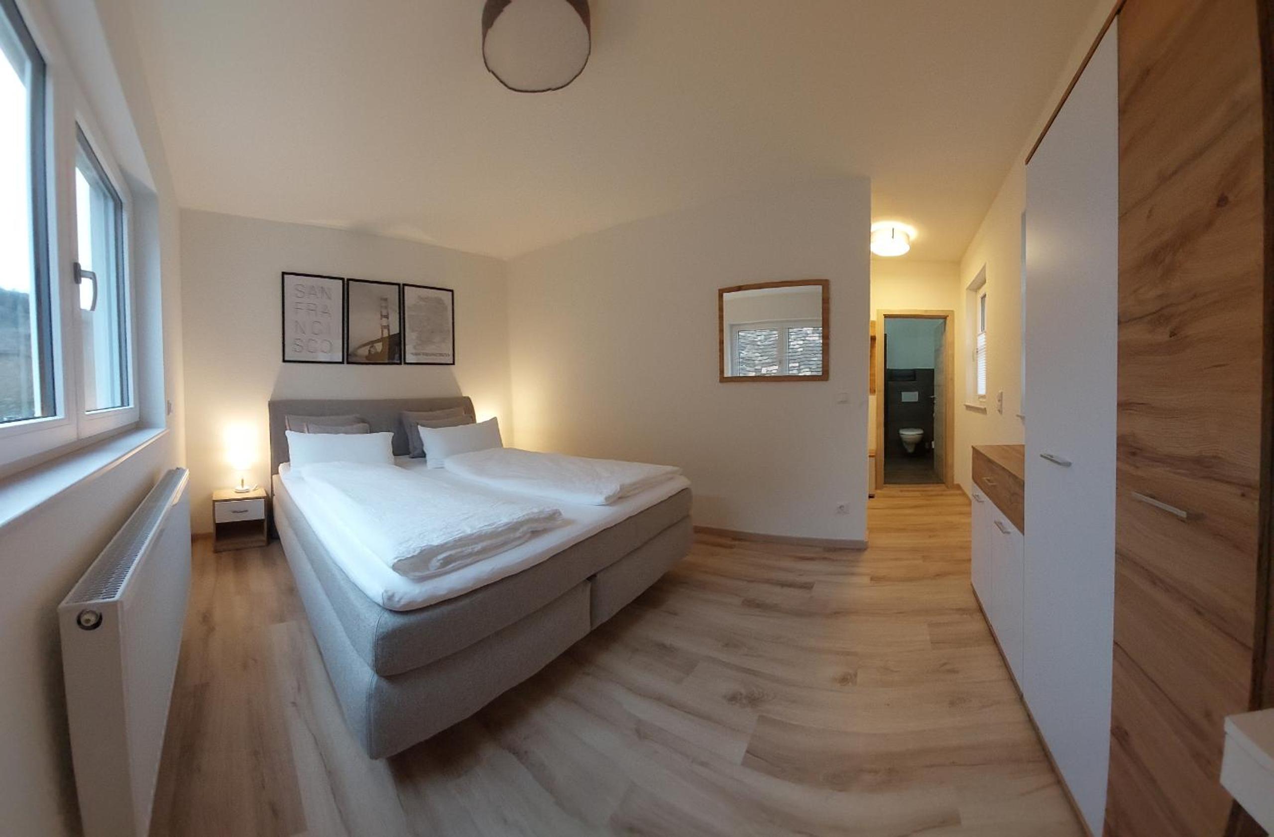Deluxe Double Room with Shower