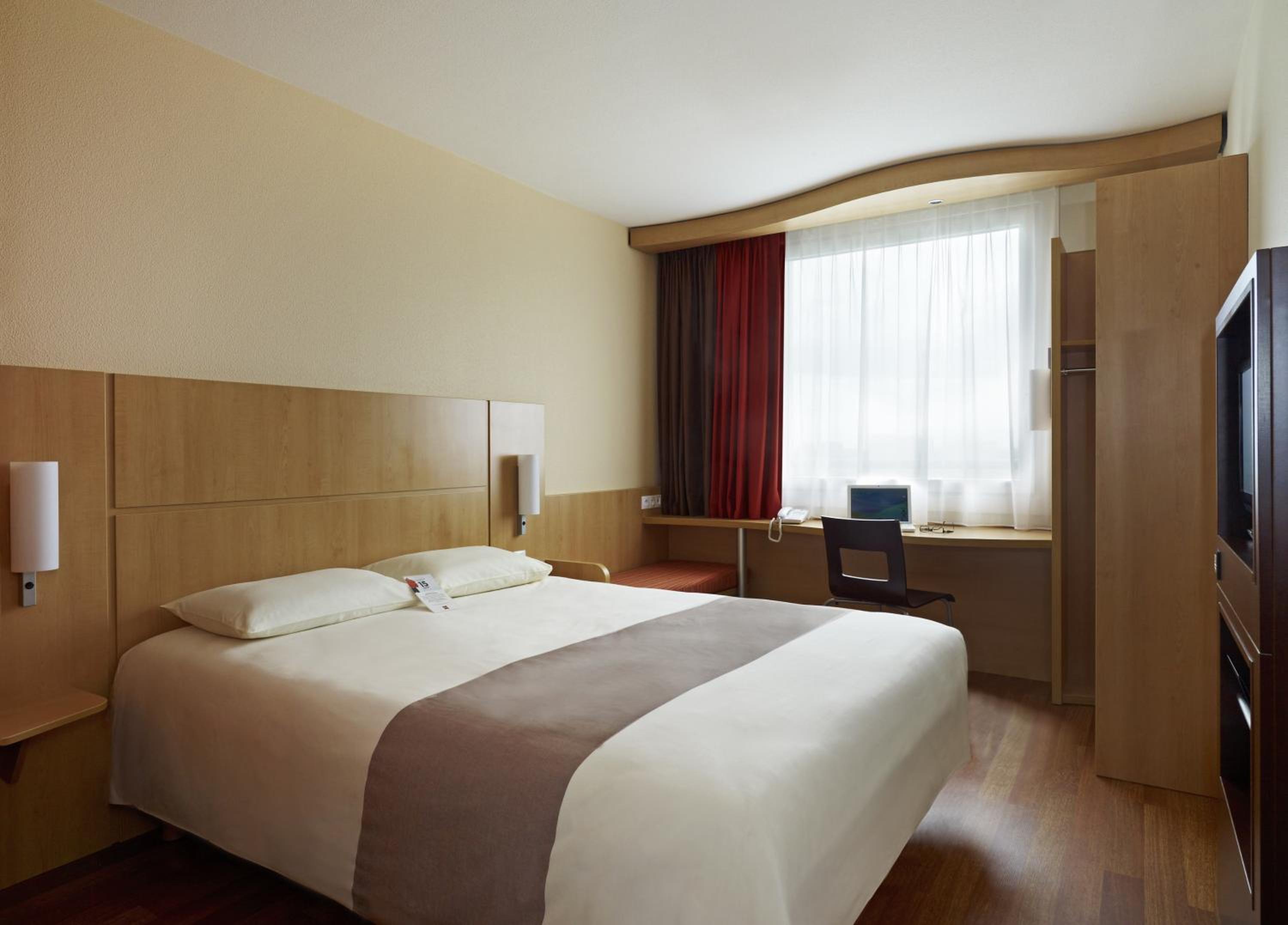 Standard Double Room - Photo 3