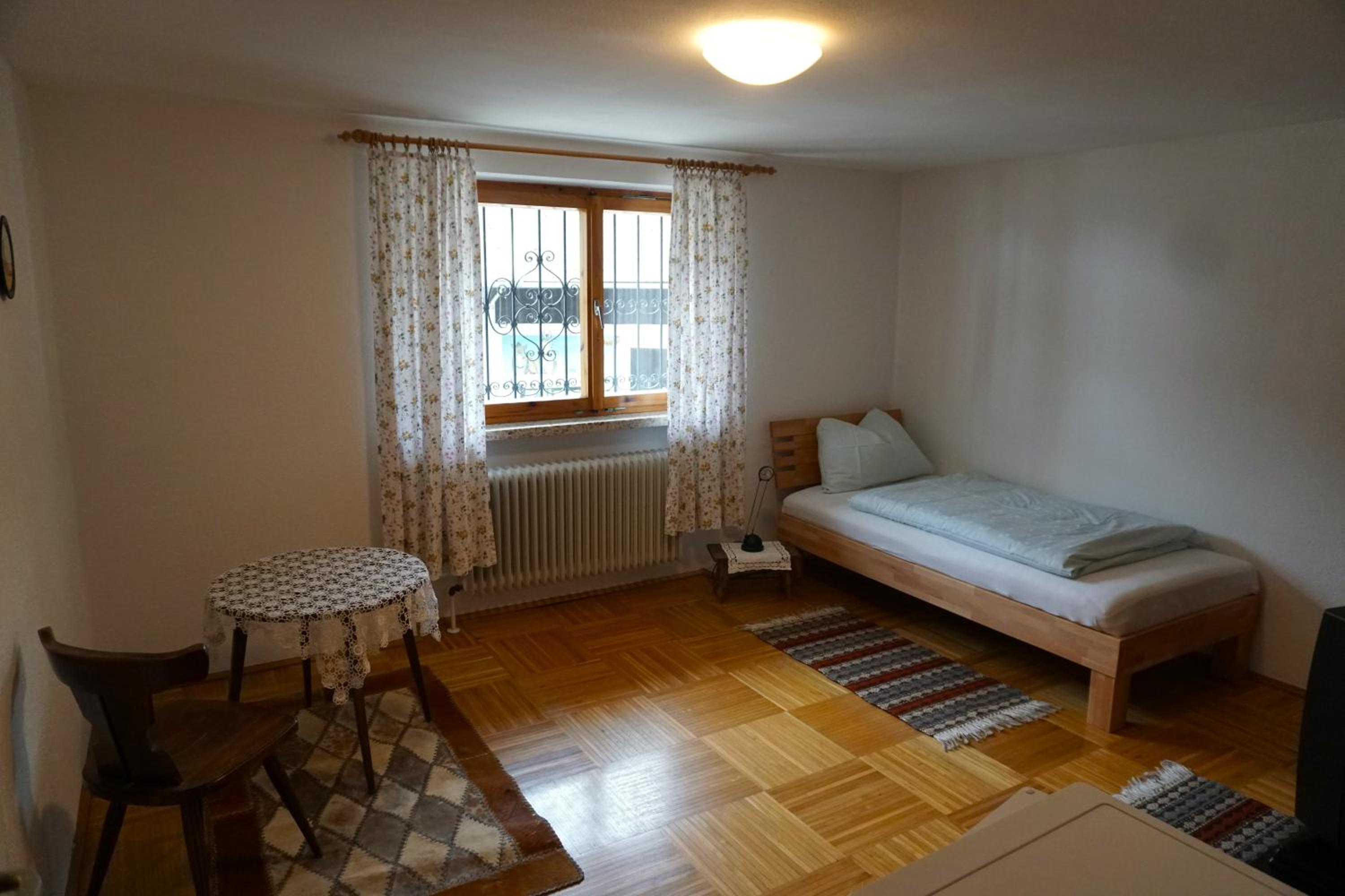 Single Room with Bath photo 1
